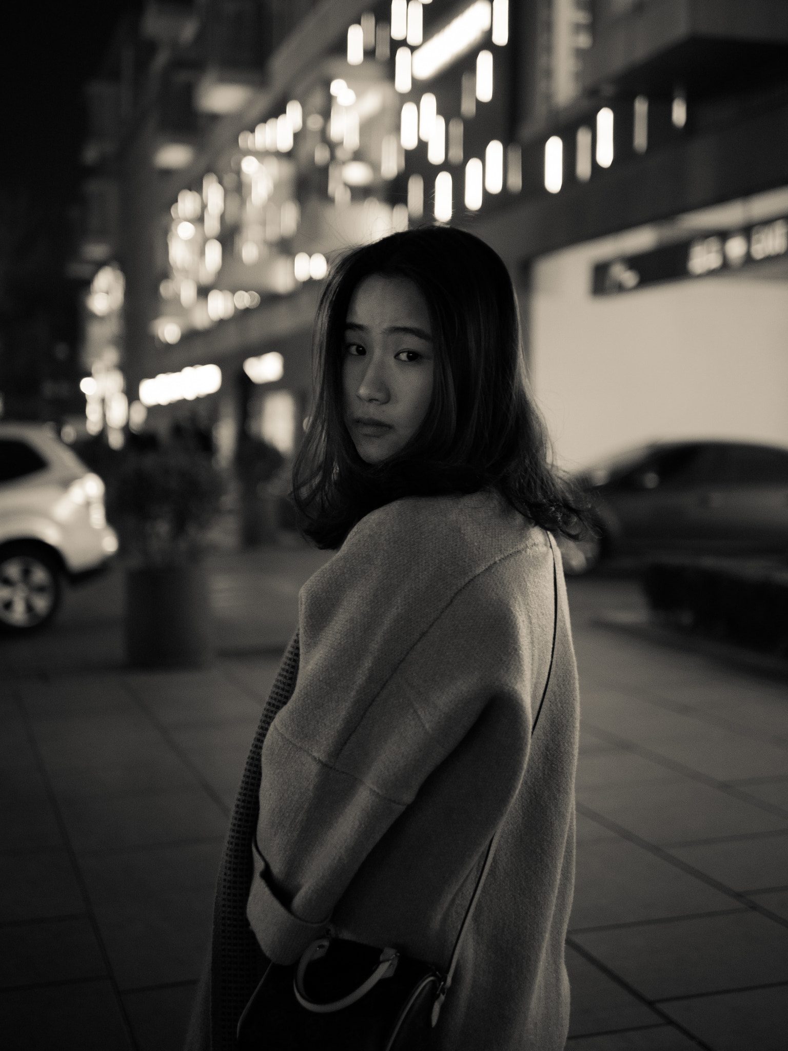 Olympus OM-D E-M10 II + Panasonic Leica DG Summilux 25mm F1.4 II ASPH sample photo. Emotion photography