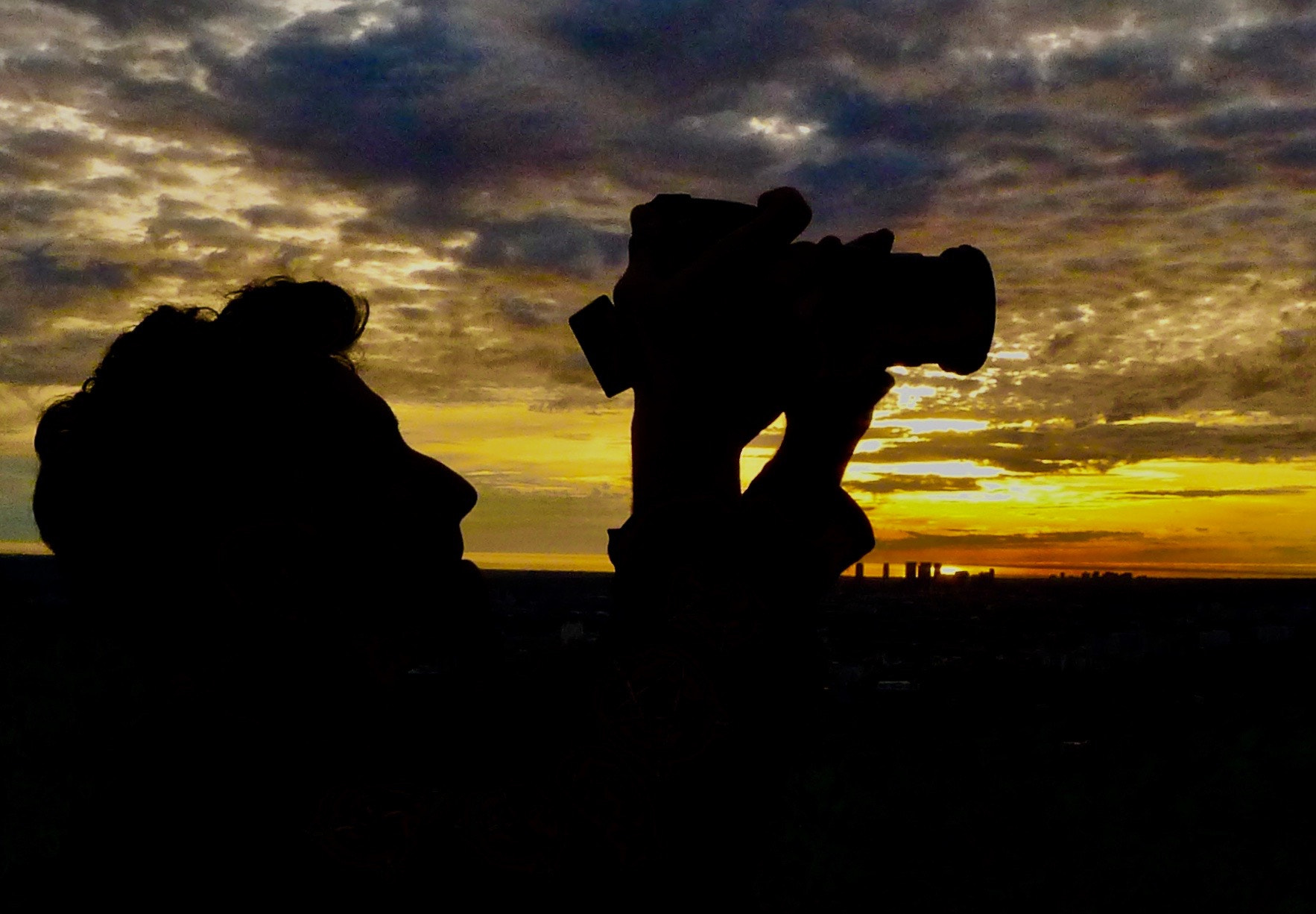 Leica D-LUX 5 sample photo. Contrating sunset photography