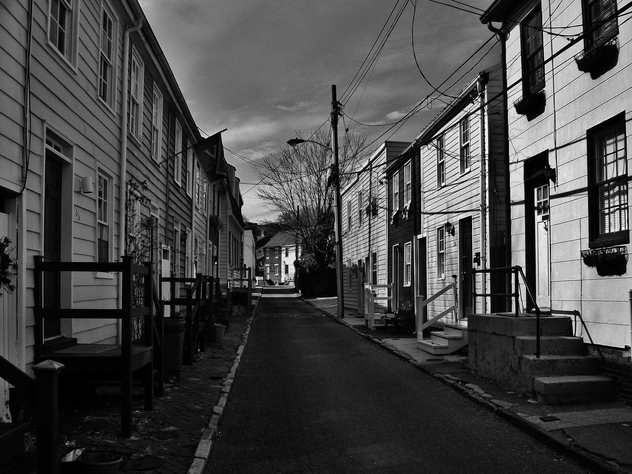 Kodak EASYSHARE M1063 DIGITAL CAMERA sample photo. Black & white pinkney street photography