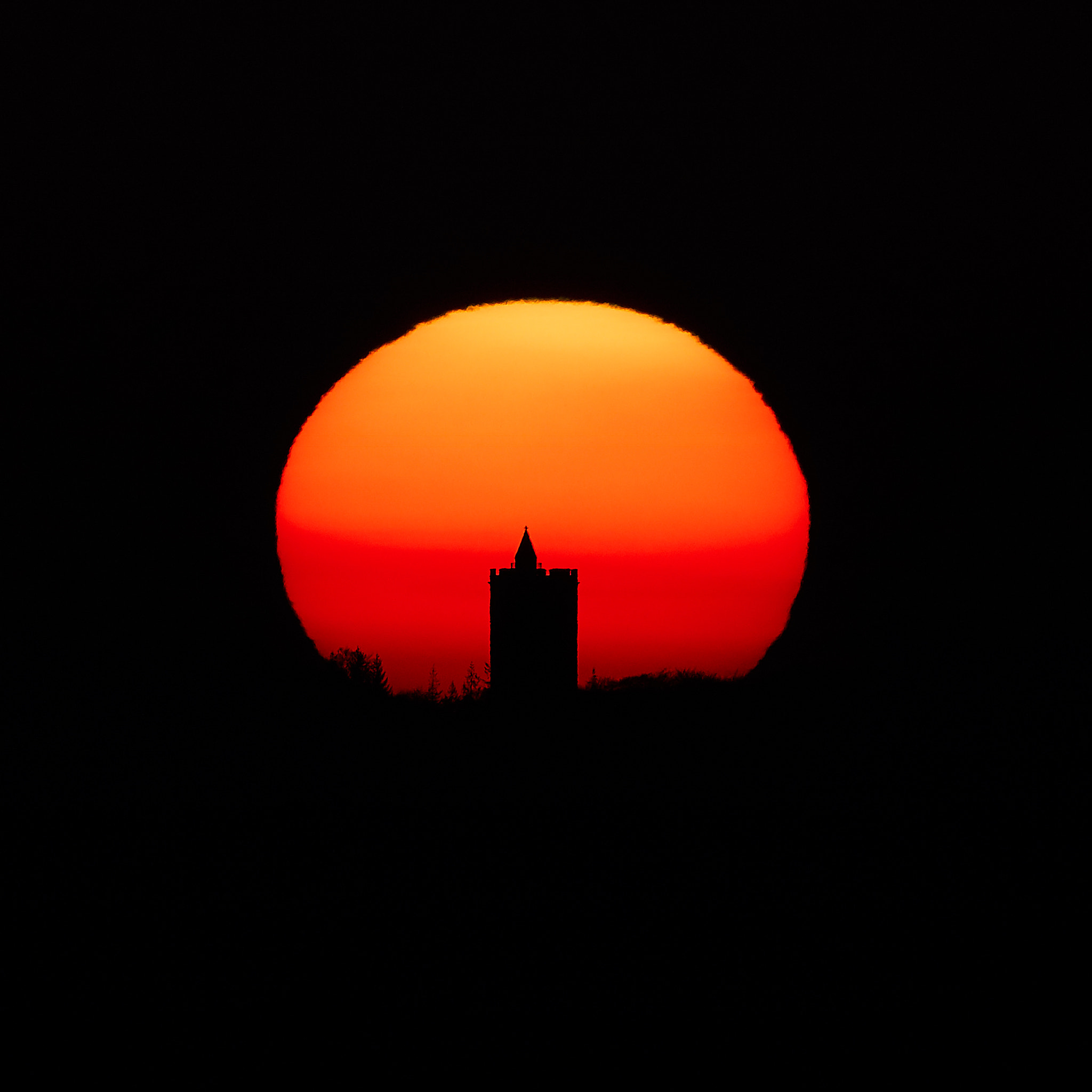 150-600mm F5-6.3 DG OS HSM | Contemporary 015 sample photo. Shot from the distance of 12km. kings alfred's tower, somerset, uk. photography