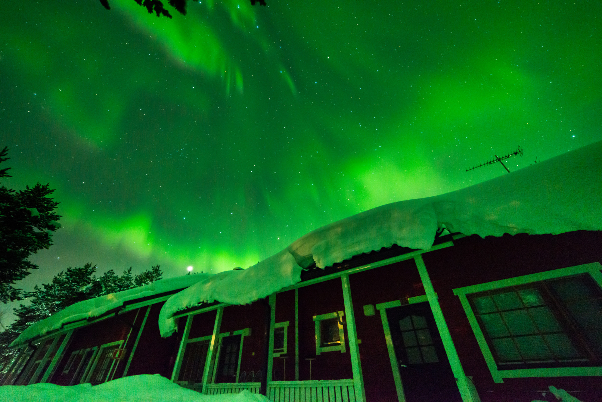 Samyang 14mm F2.8 ED AS IF UMC sample photo. Cabin glow photography