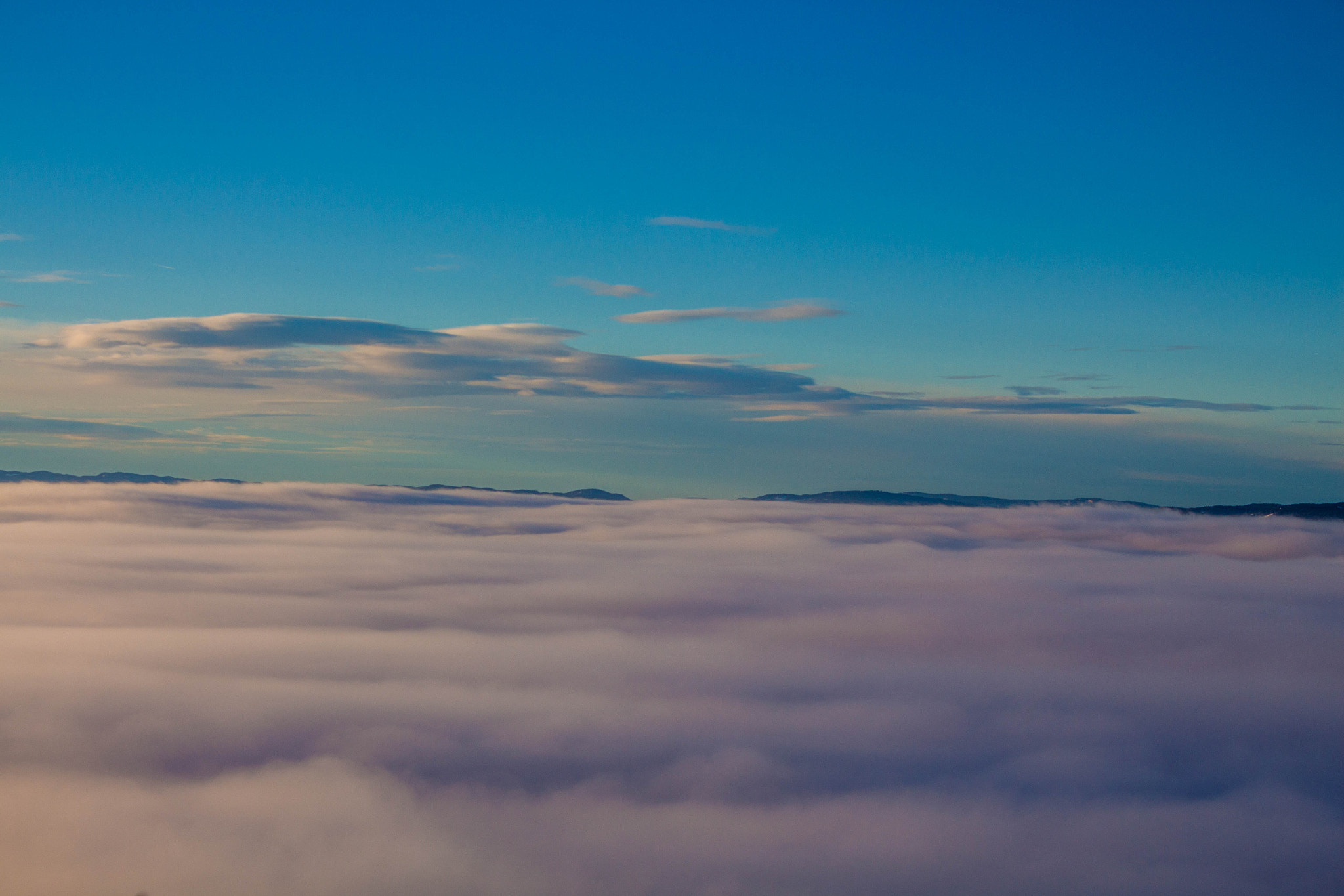 Canon EF-S 18-55mm F3.5-5.6 IS sample photo. Low cloud cover photography