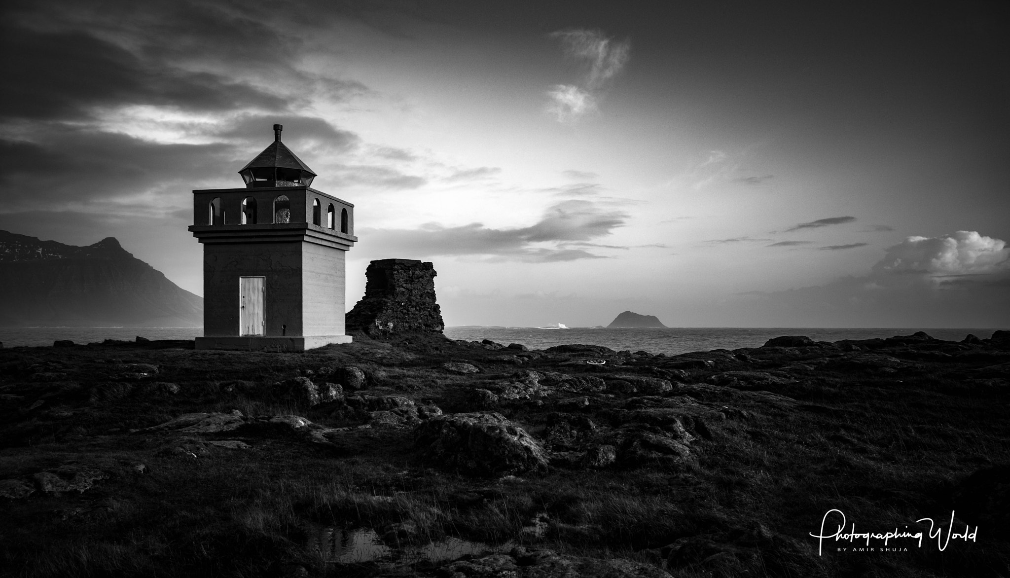 Summilux-M 1:1.4/28 ASPH. sample photo. Mini light house, iceland photography