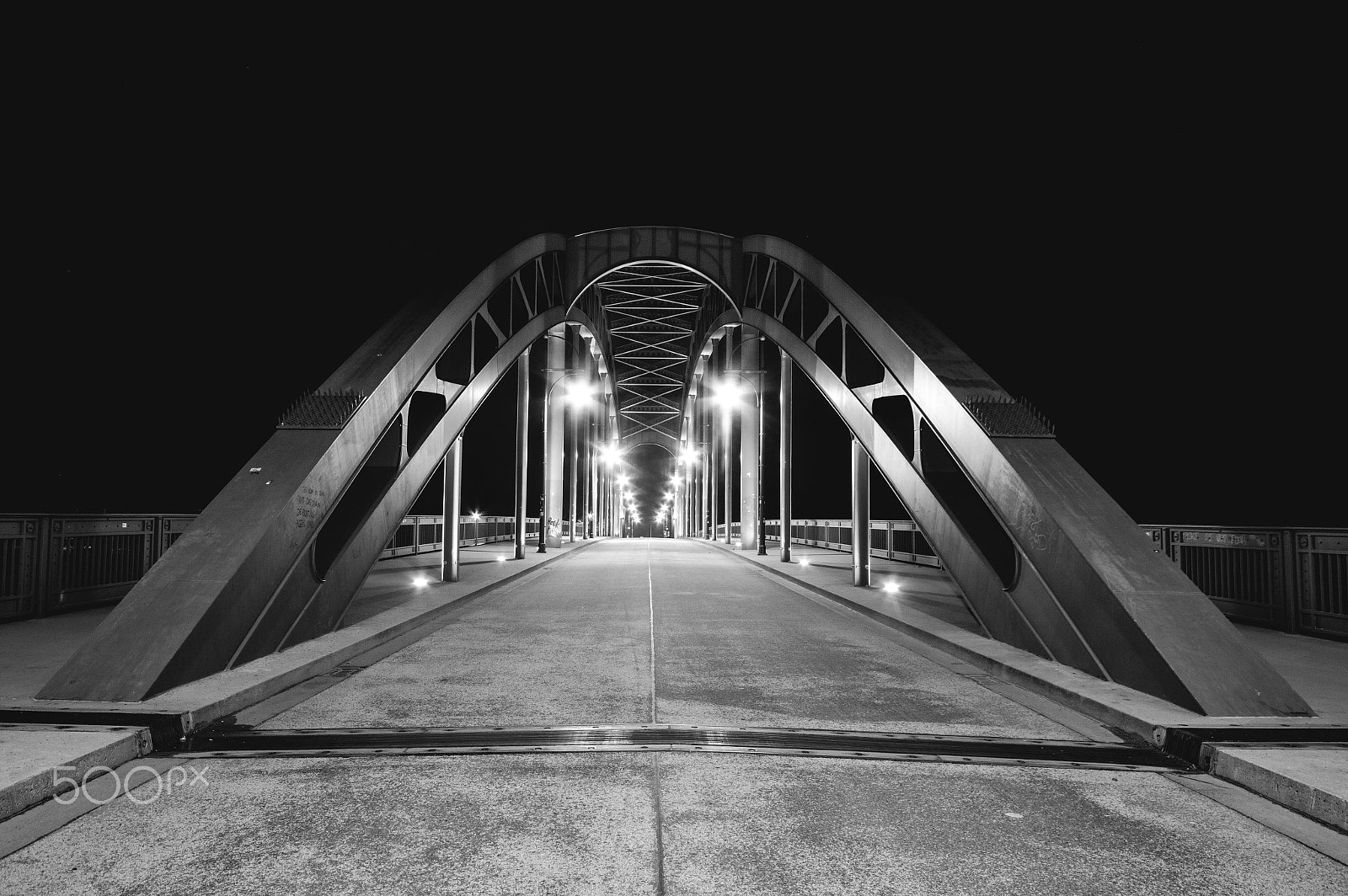 Sigma 10-20mm F4-5.6 EX DC HSM sample photo. Bridge (black&white) photography