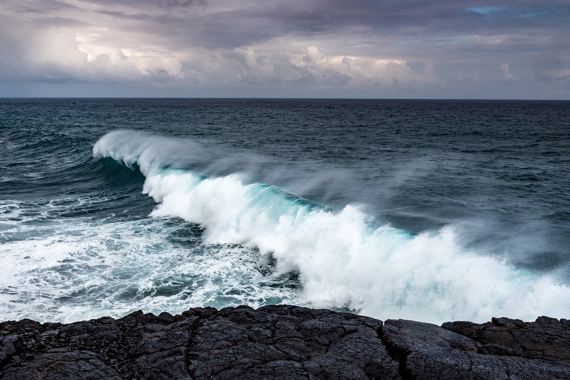 Panasonic Lumix DMC-GH4 sample photo. Approaching storm photography