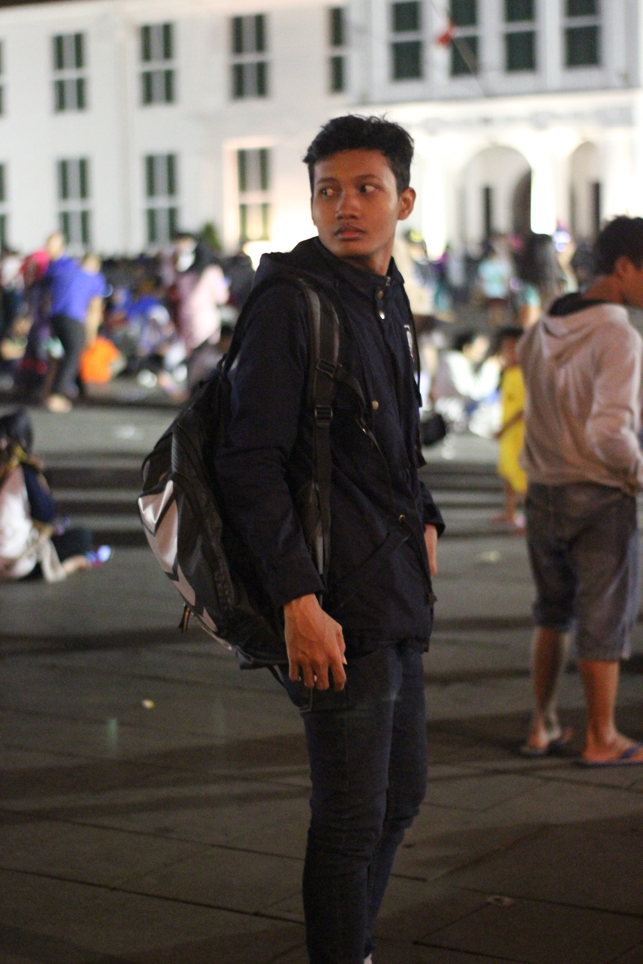 Canon 50mm sample photo. Man in frame photography