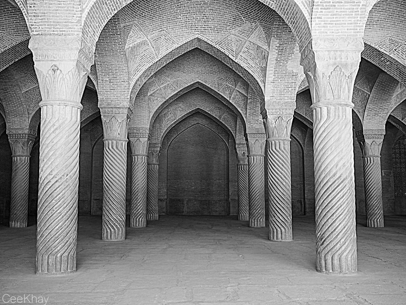 Olympus OM-D E-M10 + Olympus M.Zuiko Digital 17mm F1.8 sample photo. Vakil mosque, shiraz photography