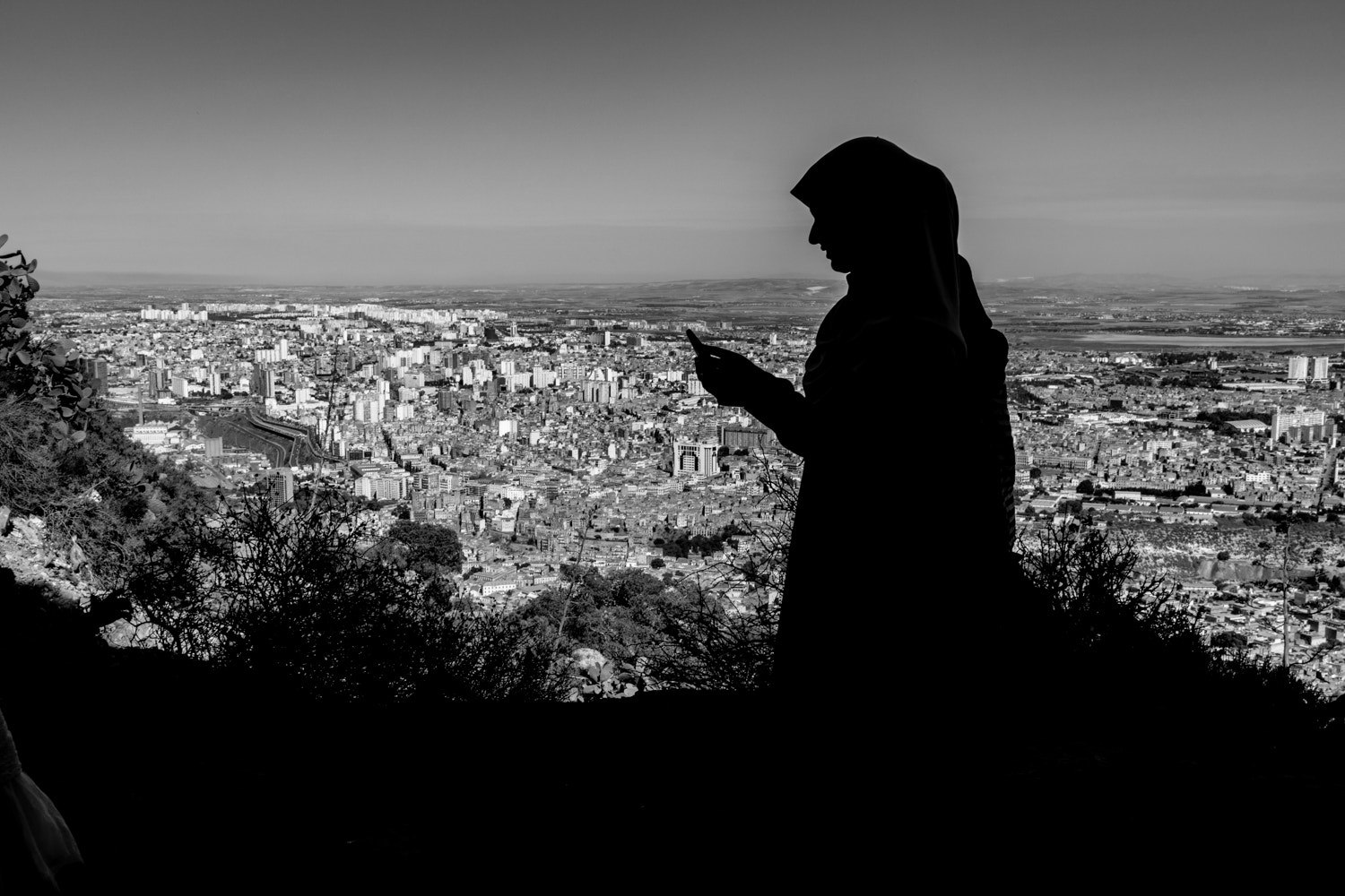 Sony Sonnar T* E 24mm F1.8 ZA sample photo. Oran - backlight hijab photography