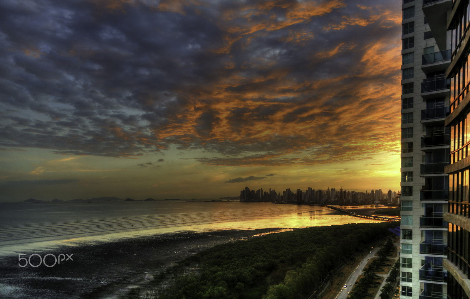 Canon EOS 5DS R sample photo. Colorful ending! photography