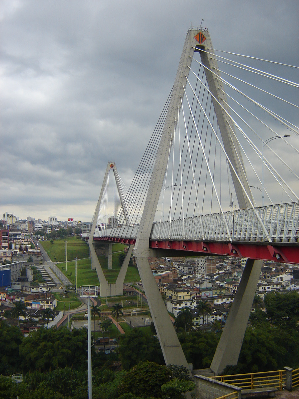 Sony DSC-S90 sample photo. Puente pereira photography