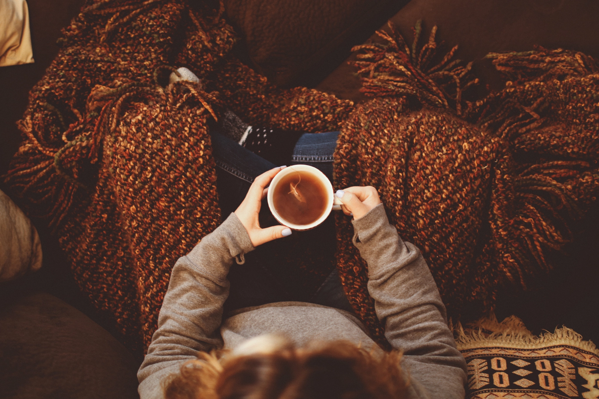 Canon EF 35mm F1.4L USM sample photo. Tea & blankets photography