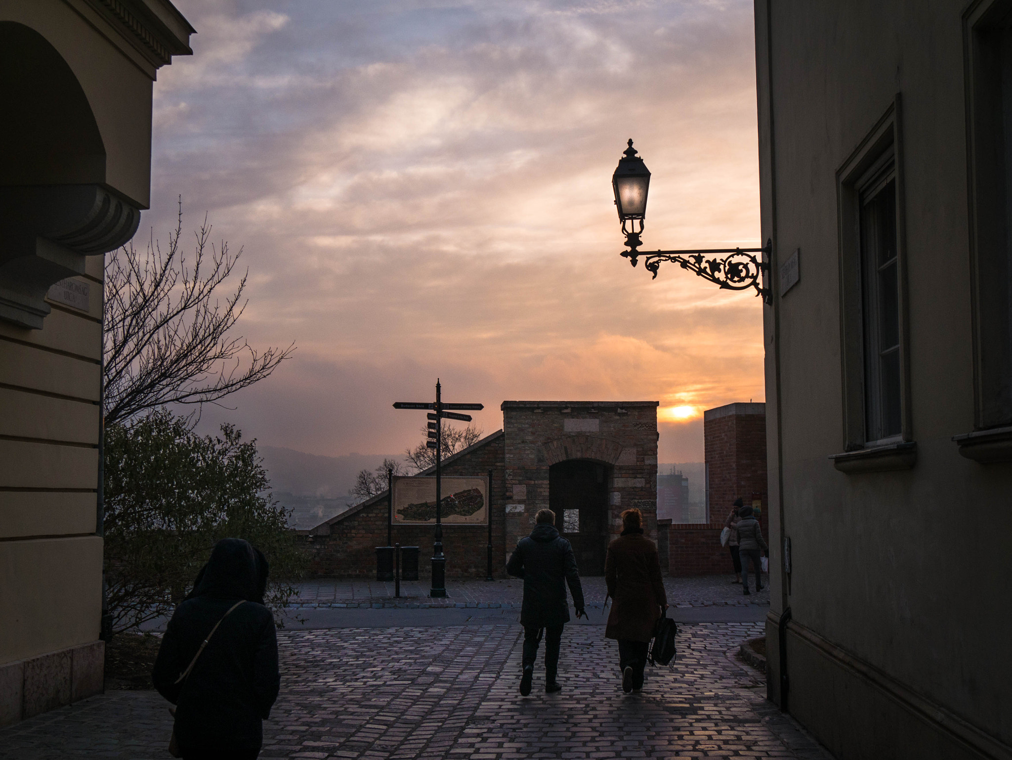 Panasonic Lumix DMC-G7 sample photo. Sunset from budapest street photography