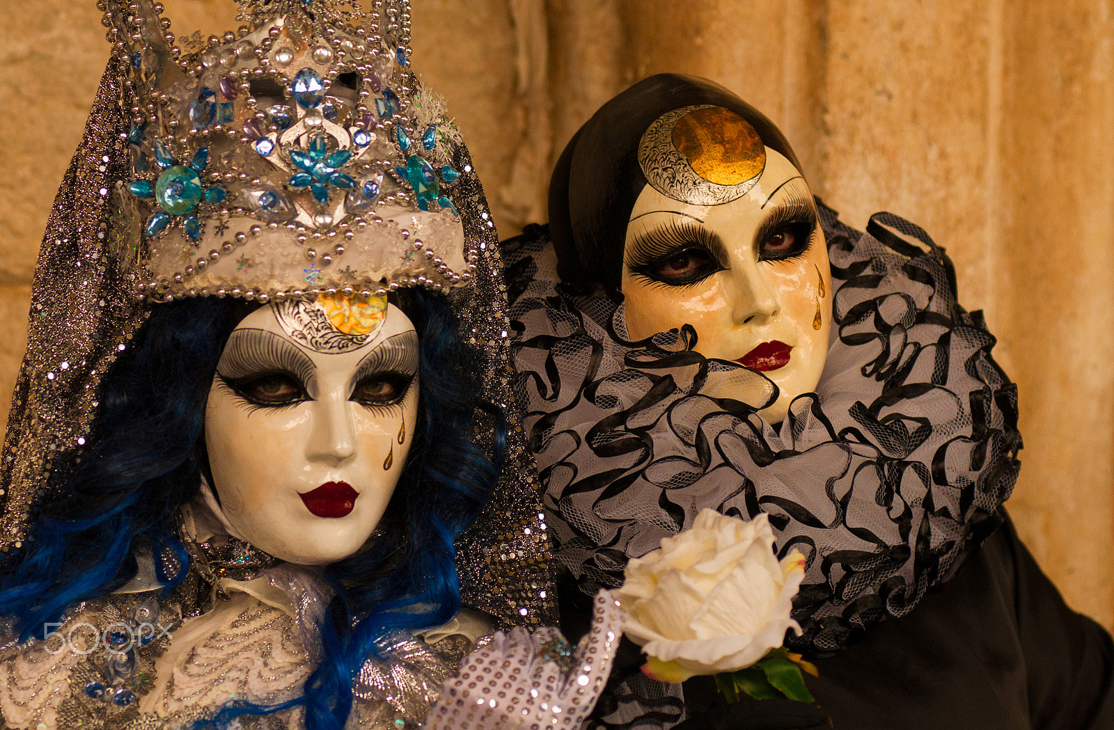 Nikon AF-Nikkor 80-200mm F2.8D ED sample photo. Venice carnival crying companions photography