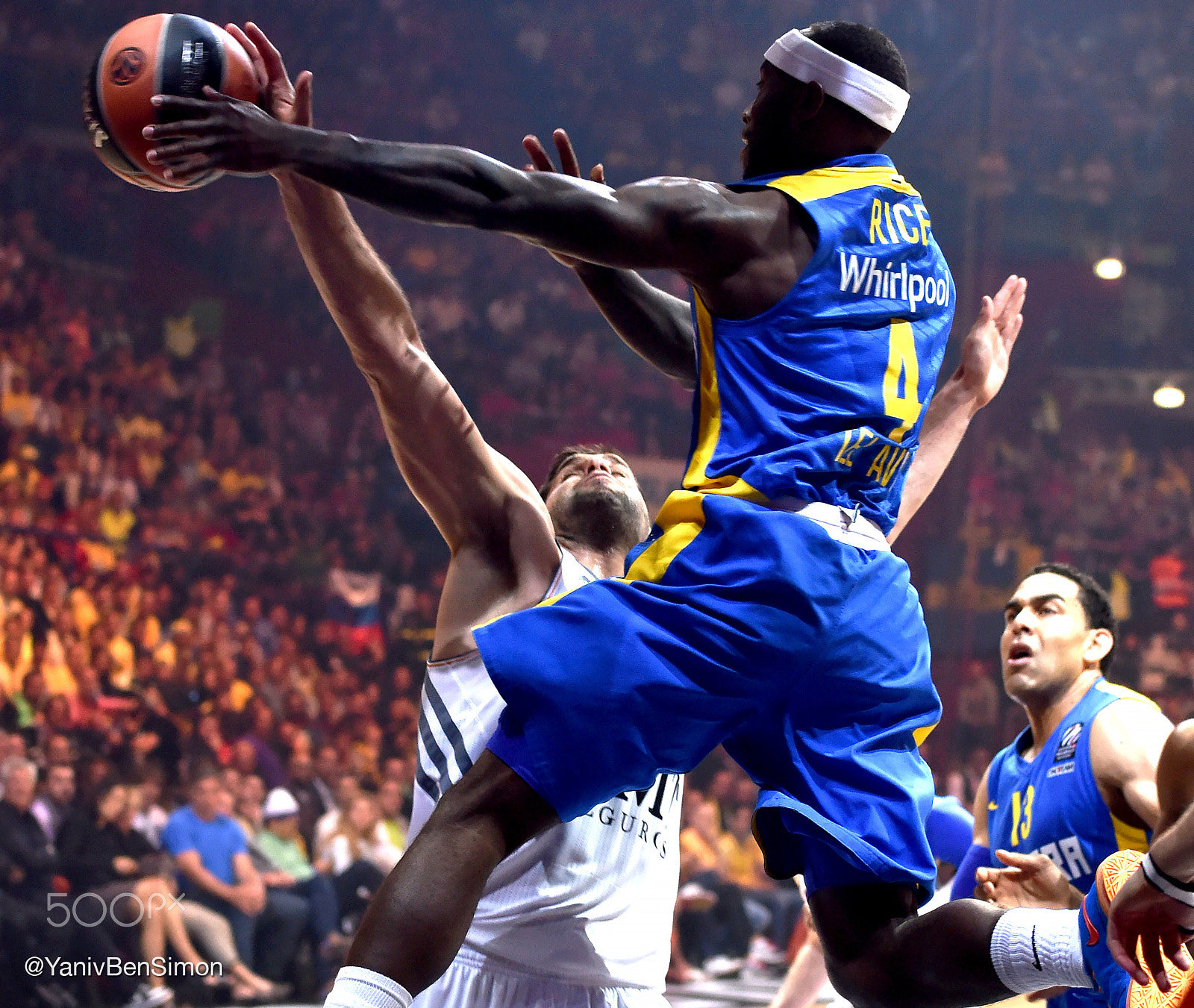 Nikon AF-S Nikkor 70-200mm F4G ED VR sample photo. Euroleague basketball - final four 2014 photography