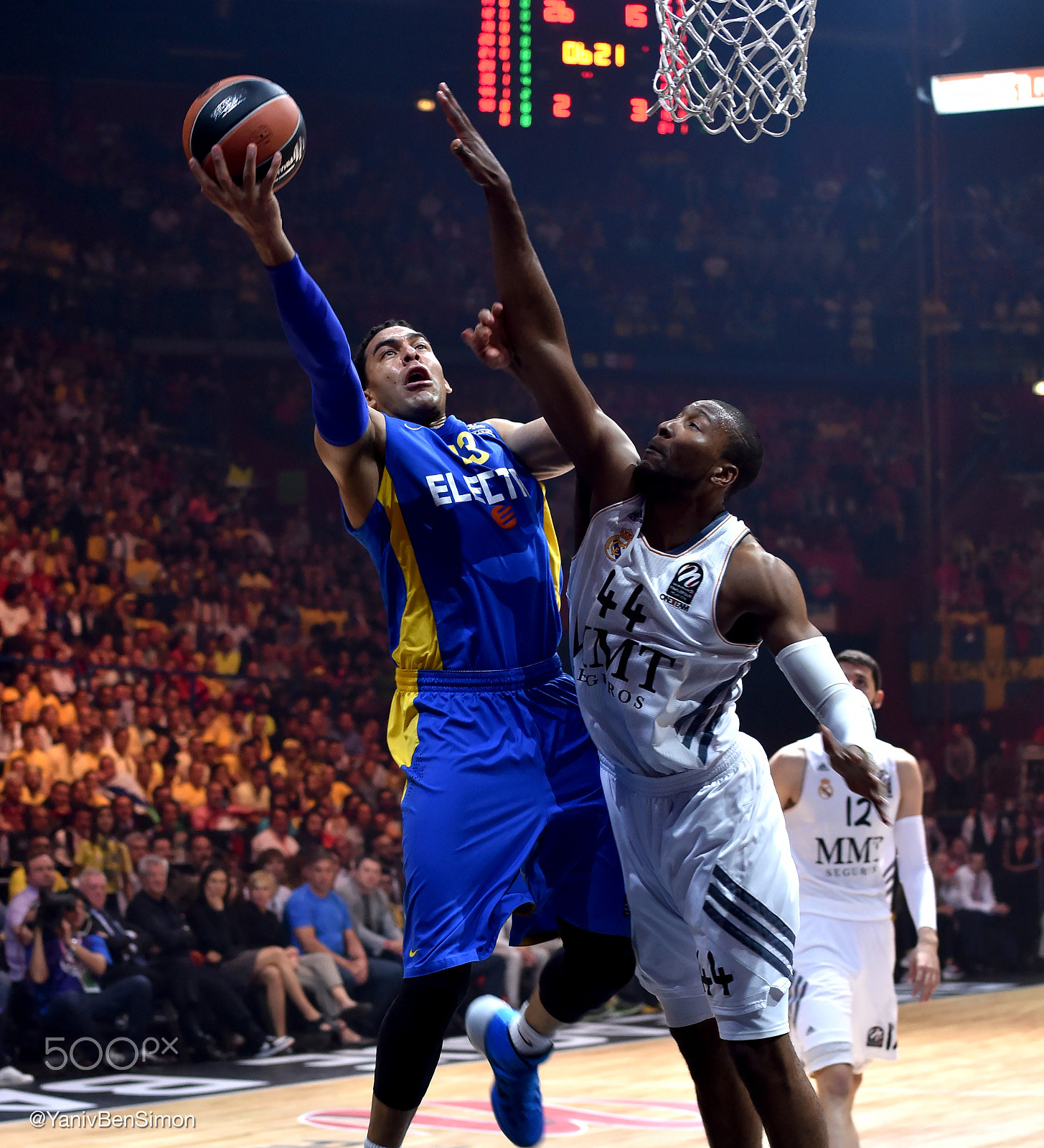 Nikon AF-S Nikkor 70-200mm F4G ED VR sample photo. Euroleague basketball - final four 2014 photography