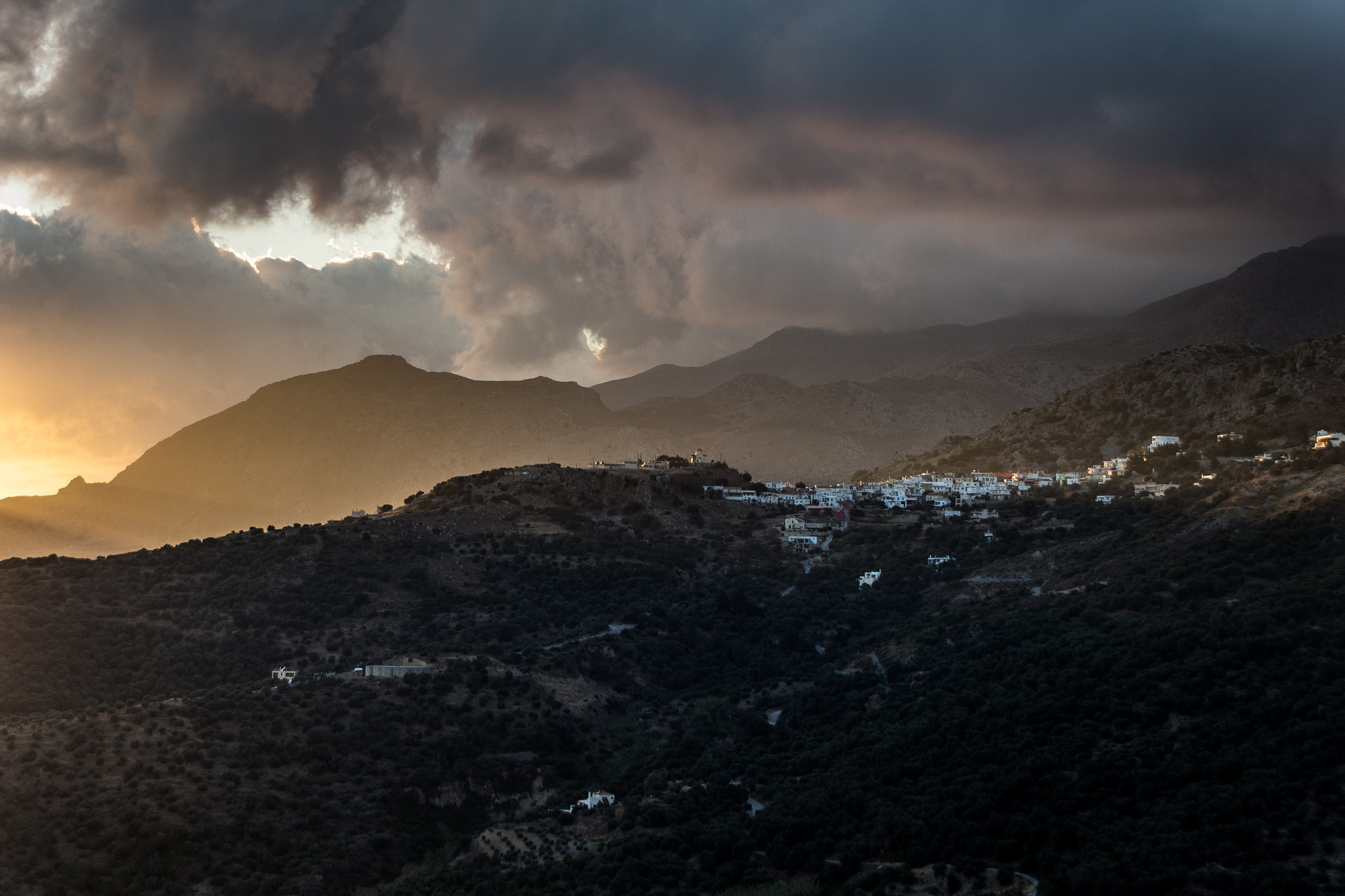 Canon EOS 650D (EOS Rebel T4i / EOS Kiss X6i) sample photo. Storm over sellia photography