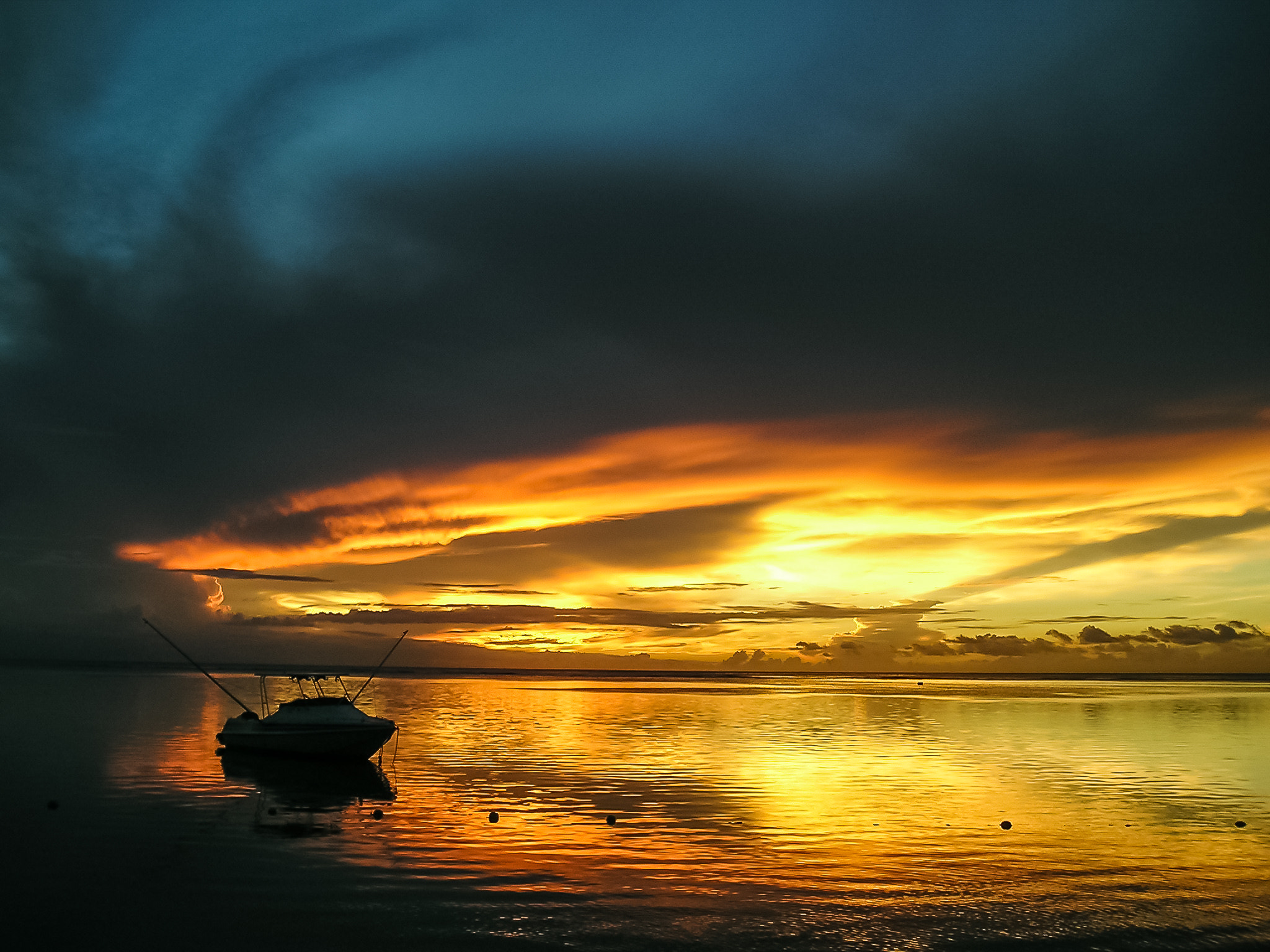 Olympus X200,D560Z,C350Z sample photo. Dark sunset over mauritius island photography