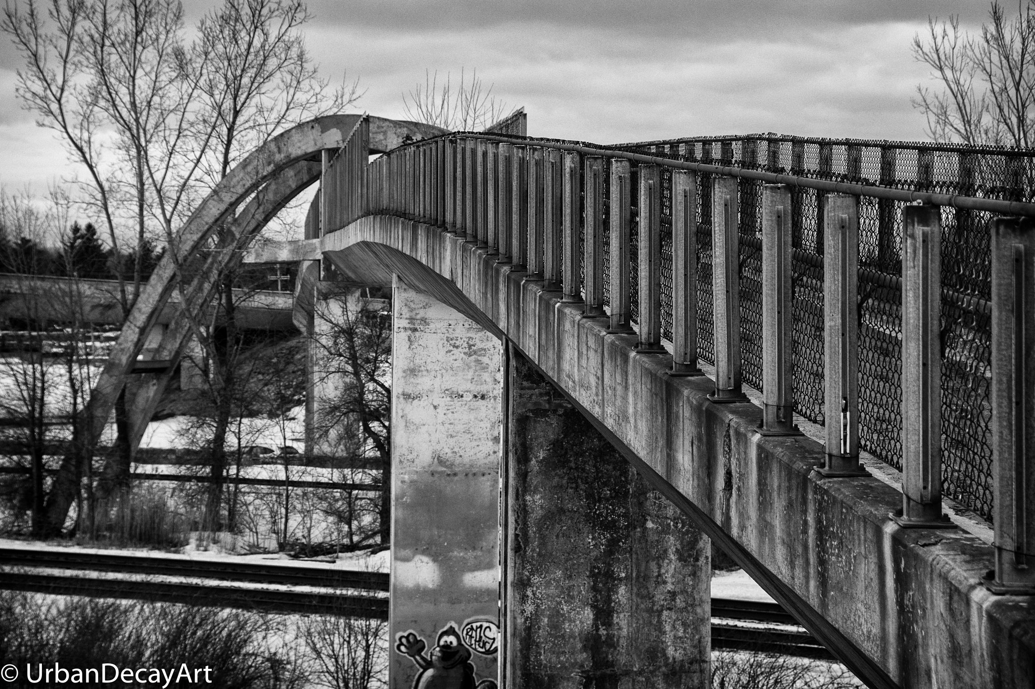 Nikon Df sample photo. Walkway photography