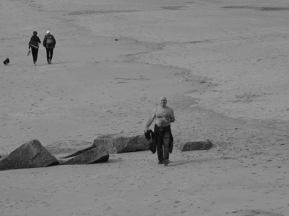 Olympus OM-D E-M10 II + Olympus M.Zuiko Digital 45mm F1.8 sample photo. Nyc beach in february photography