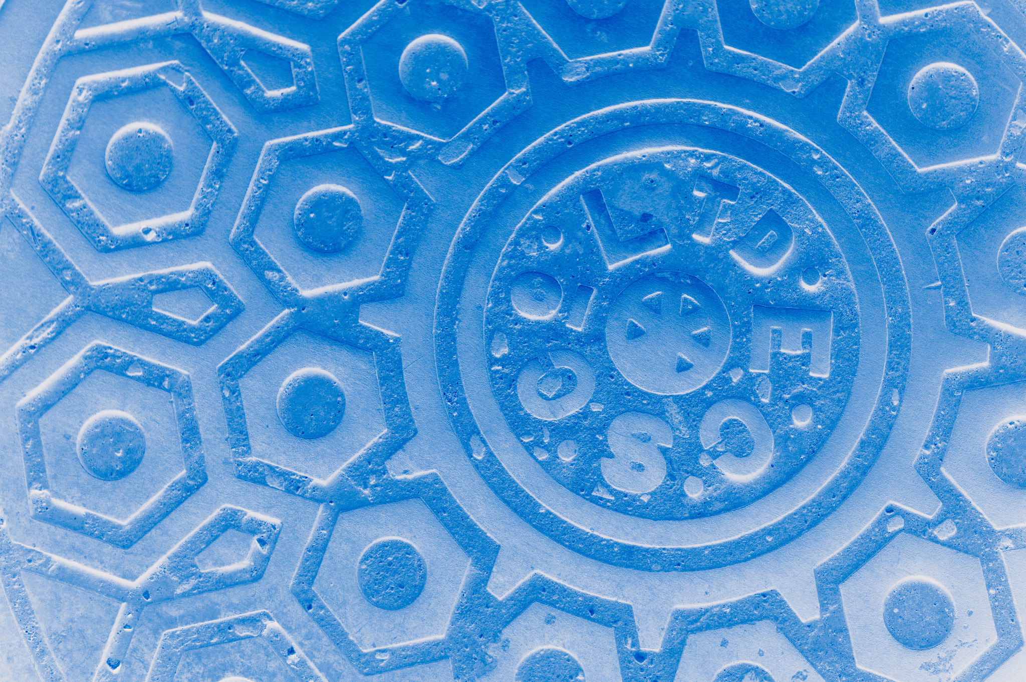 Nikon Df sample photo. Nyc manhole cover with gradient photography