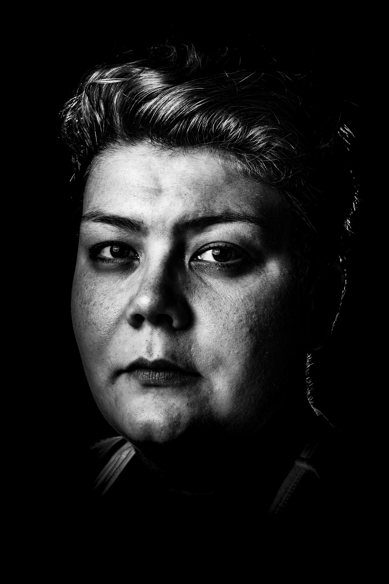 AF Zoom-Nikkor 28-105mm f/3.5-4.5D IF sample photo. Black and white wife photography