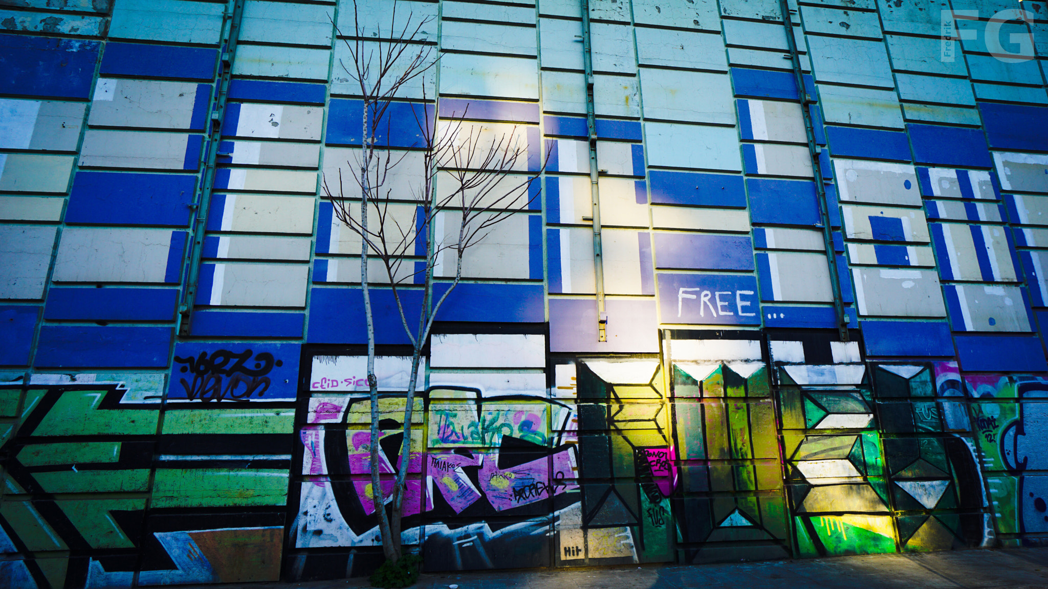 Sony E 10-18mm F4 OSS sample photo. Sygrou avenue, athens, greece photography