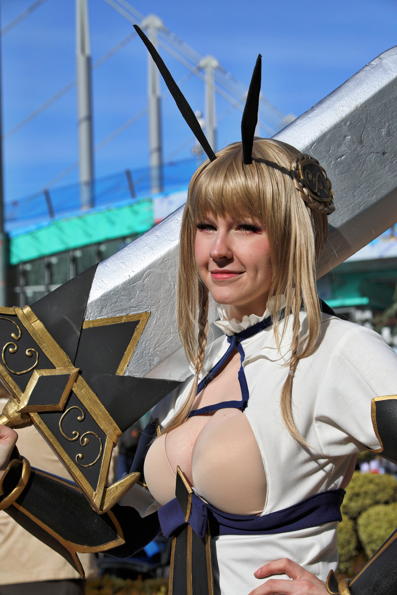 Canon EF 28-135mm F3.5-5.6 IS USM sample photo. Big sword girl photography