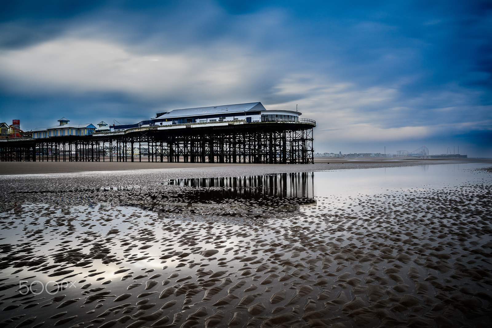 Nikon D810 + Nikon AF-S Nikkor 28mm F1.8G sample photo. Blackpool beach photography