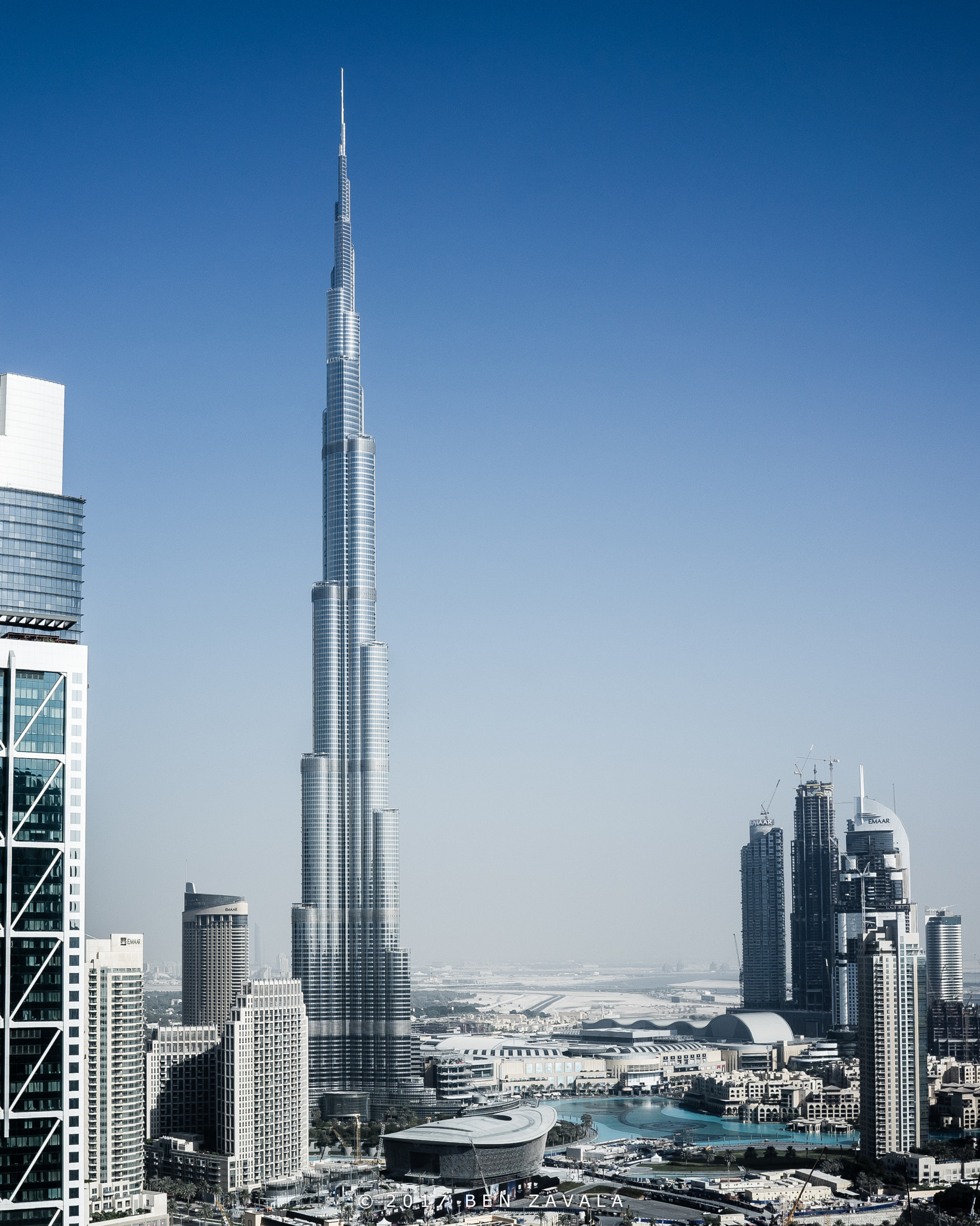 Sony a7 + Sony FE 28mm F2 sample photo. The burj khalifa photography