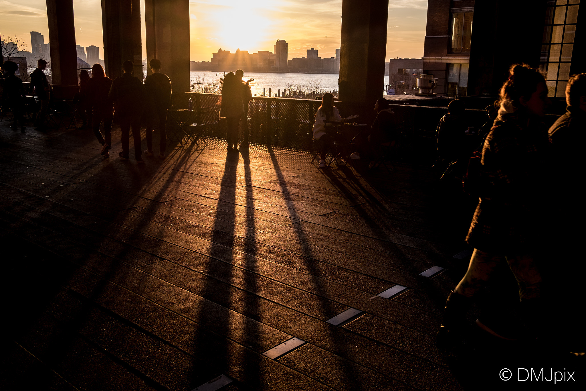 Fujifilm X-T1 + Fujifilm XF 23mm F2 R WR sample photo. Evening on the high line, nyc. photography