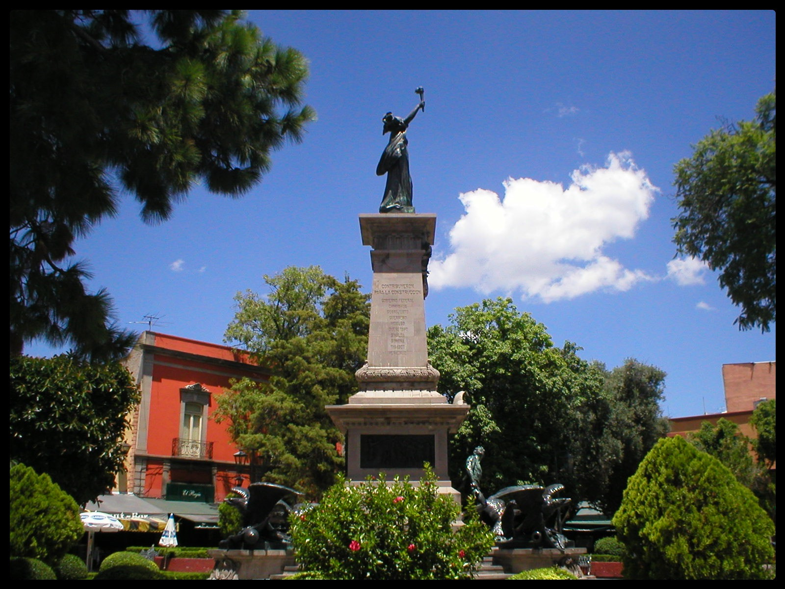 Olympus C120,D380 sample photo. Plaza de armas querétaro photography