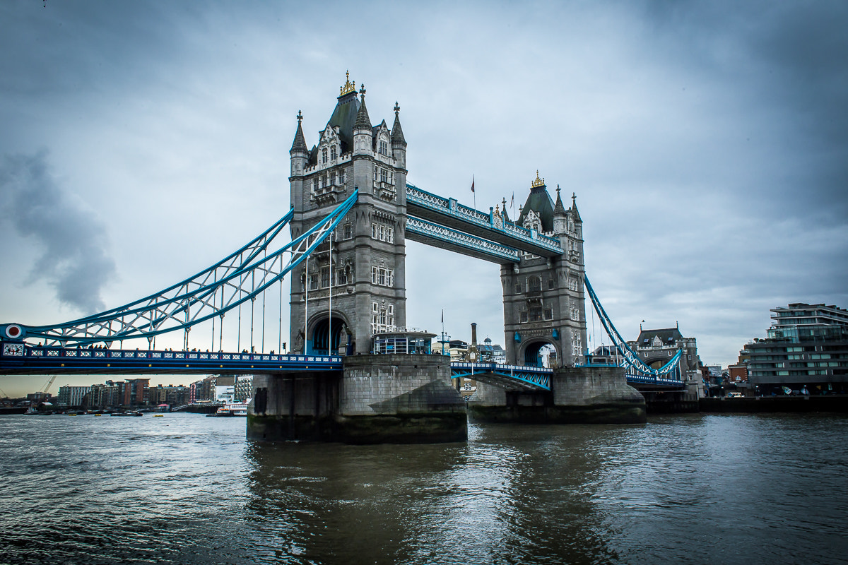 Canon EOS 6D + Canon EF 28mm F1.8 USM sample photo. Rainy day in london photography