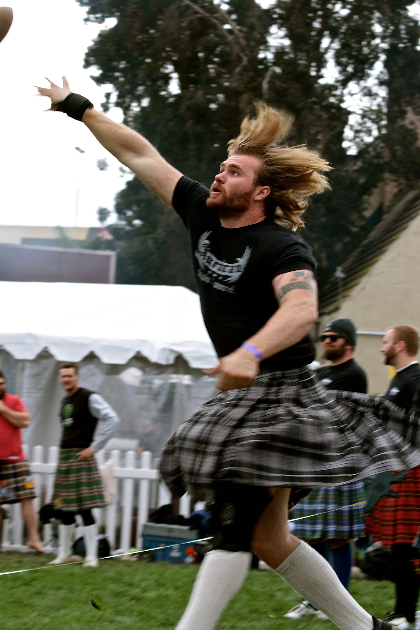 Canon EF 70-300mm F4-5.6 IS USM sample photo. Scottish highland games photography