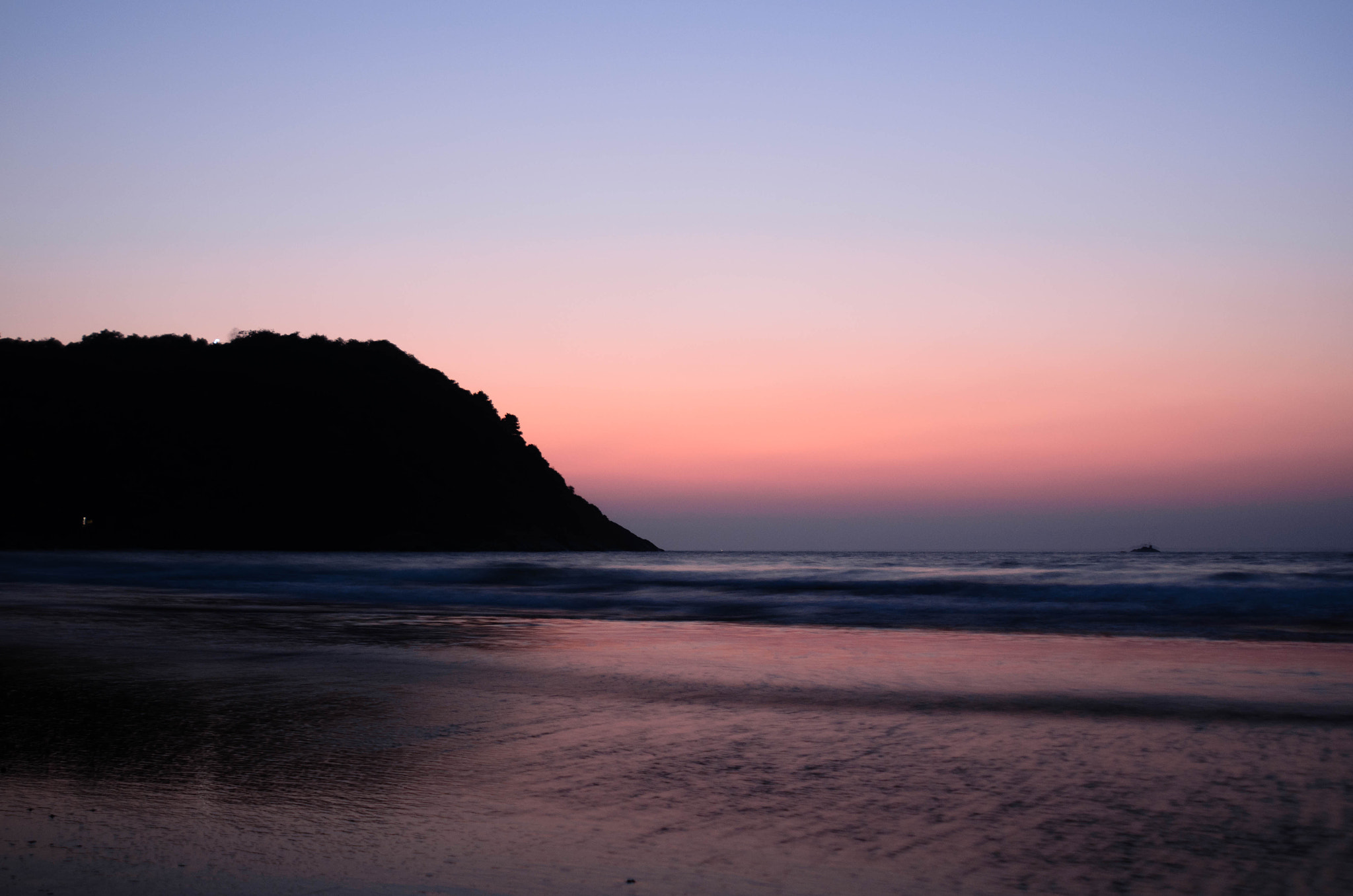 AF Zoom-Nikkor 24-120mm f/3.5-5.6D IF sample photo. Gokarna  photography
