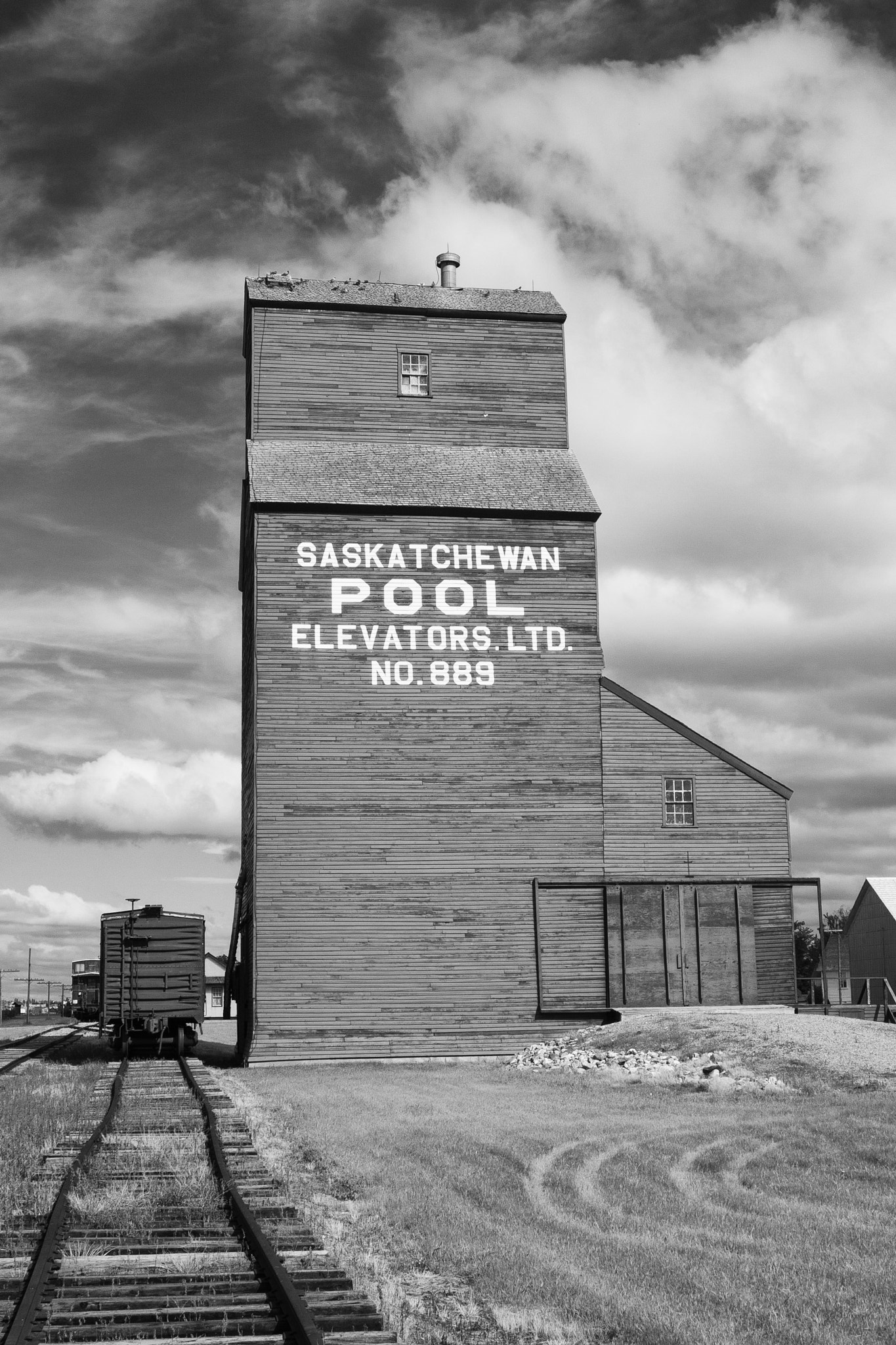 Canon EOS 40D + Canon EF 24-105mm F4L IS USM sample photo. Grain elevator photography