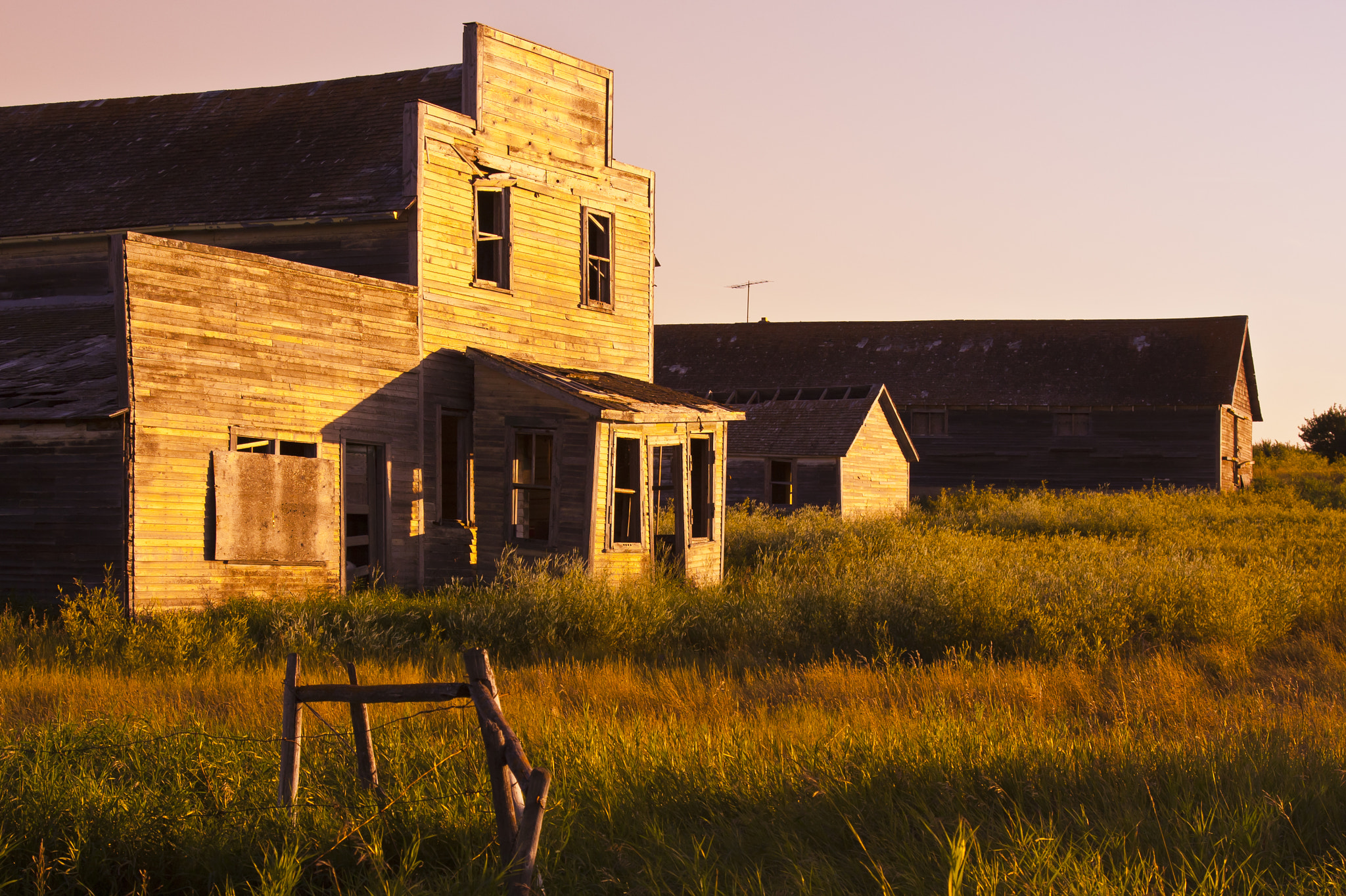 Canon EOS 40D + Canon EF 24-105mm F4L IS USM sample photo. Abandoned general store photography
