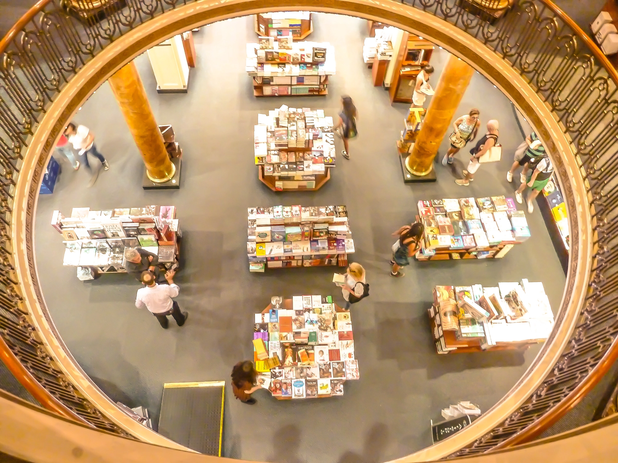 Panasonic Lumix DMC-ZS5 (Lumix DMC-TZ8) sample photo. Librería el ateneo photography