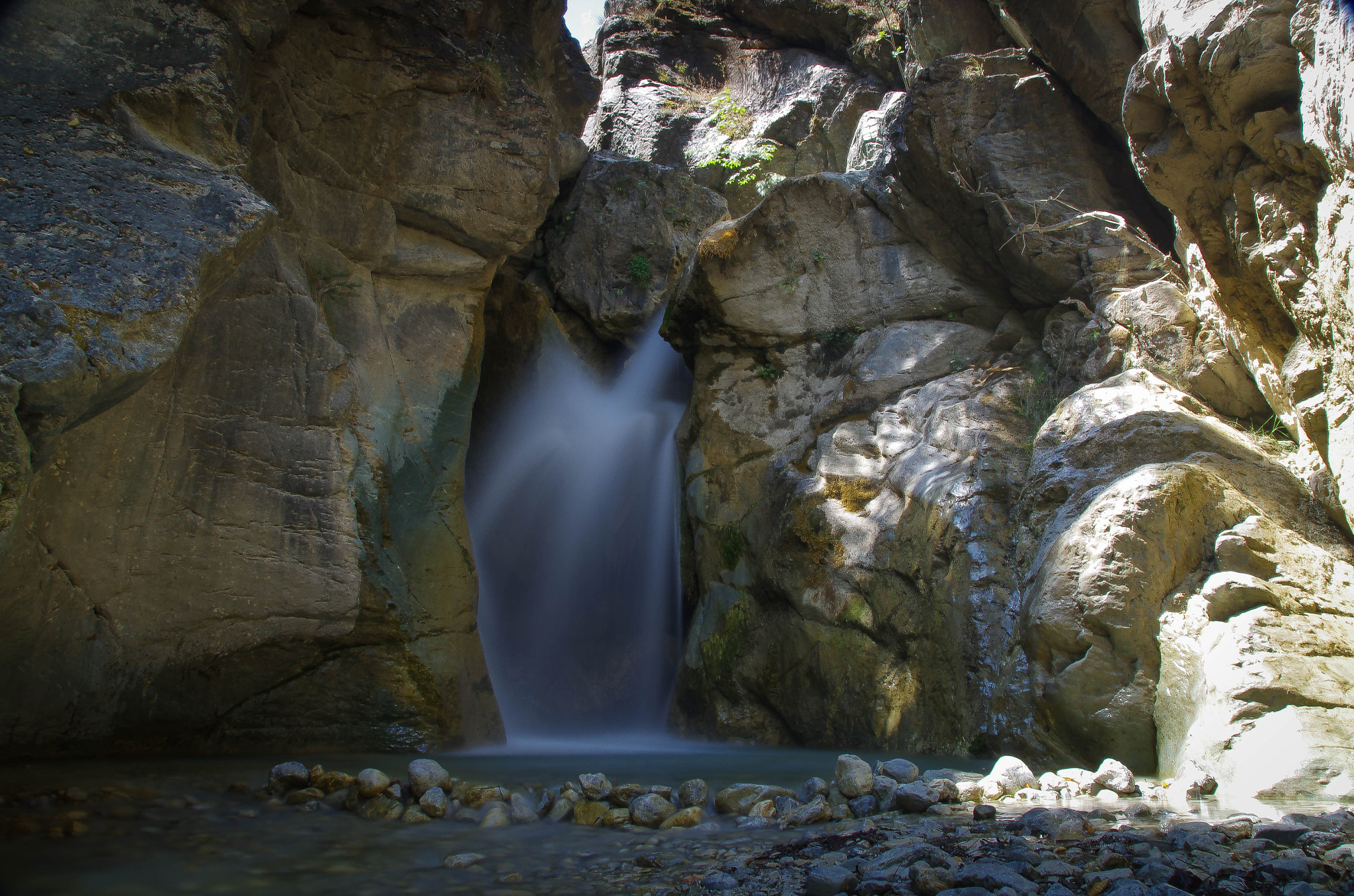 Pentax K-5 sample photo. Mini waterfall photography