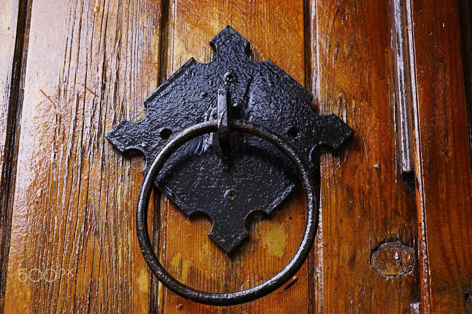 Sony a7 + Sony Vario Tessar T* FE 24-70mm F4 ZA OSS sample photo. Vintage decorative oriental turkish gate photography