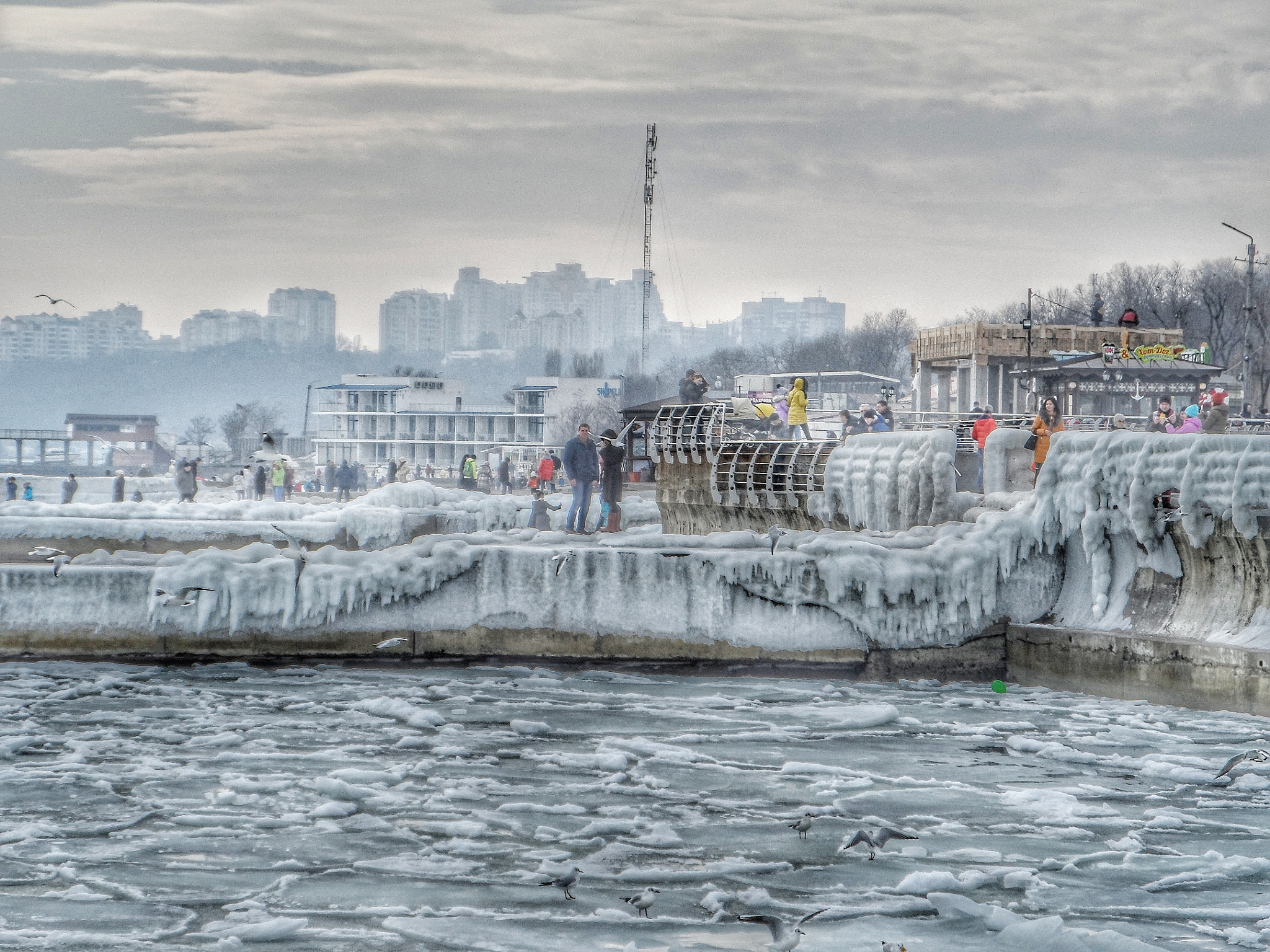 Samsung WB150 / WB150F / WB152 / WB152F / WB151 / WB151F / WB140 sample photo. Winter black sea photography