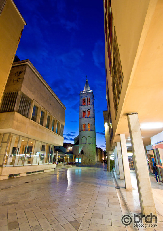 Canon EF-S 10-22mm F3.5-4.5 USM sample photo. Kalelarga famous zadar street night view photography