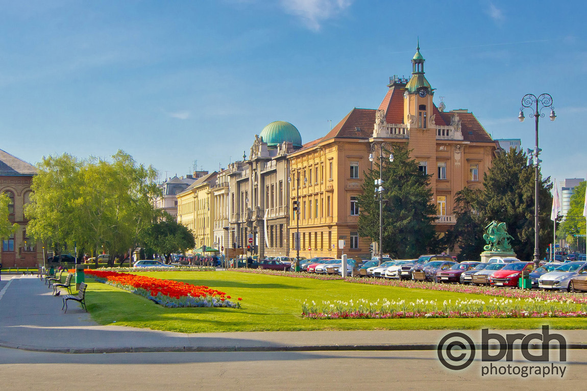 Canon EF-S 10-22mm F3.5-4.5 USM sample photo. City of zagreb colorful square photography