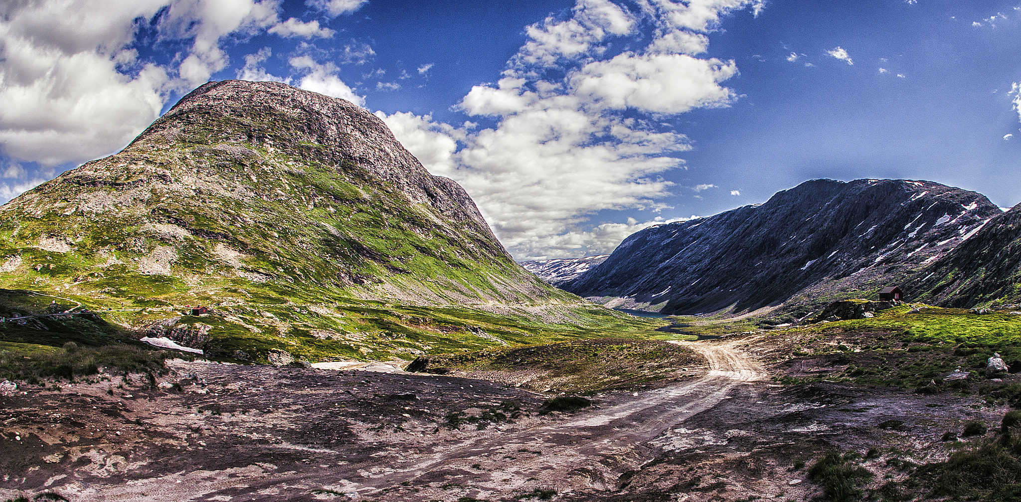 Nikon D90 + Sigma 10mm F2.8 EX DC HSM Diagonal Fisheye sample photo. Mountains photography