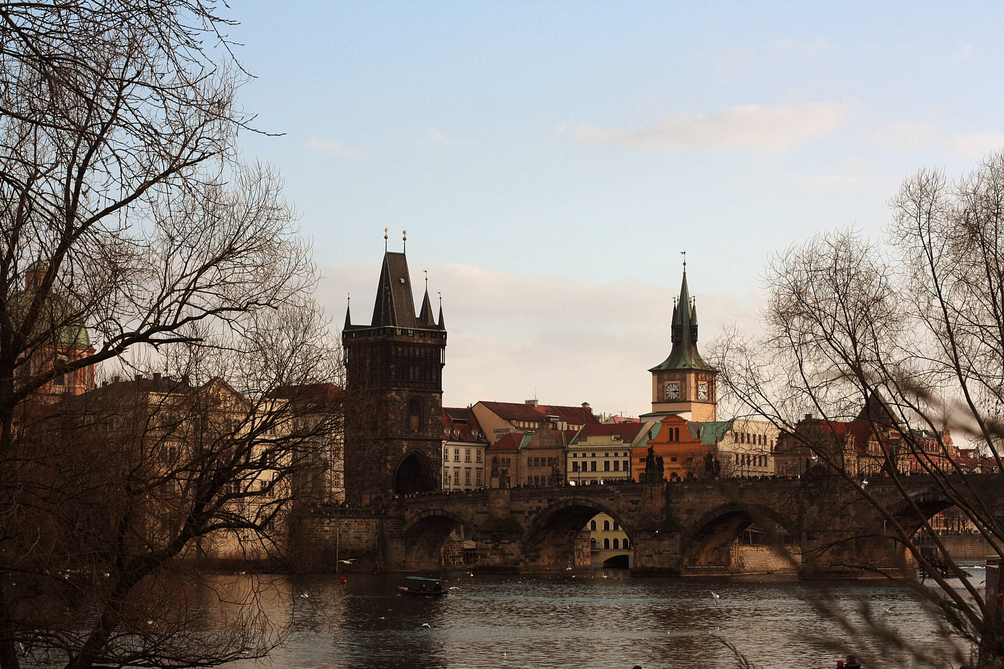 Canon EOS 1000D (EOS Digital Rebel XS / EOS Kiss F) + Canon EF 50mm F1.8 II sample photo. Prague 5 photography