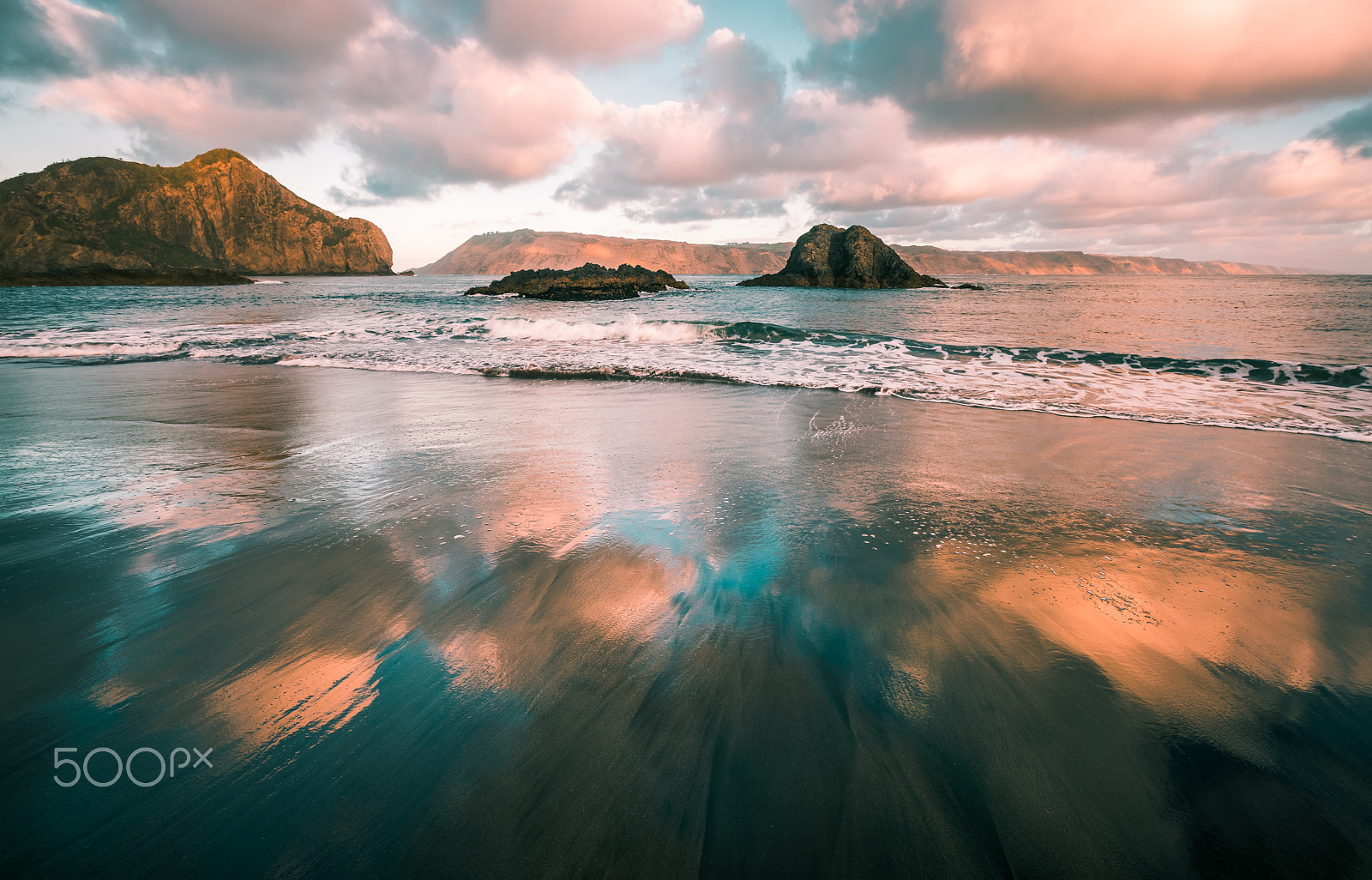 Sony a7R II + Canon EF 16-35mm F2.8L II USM sample photo. Color is the role photography