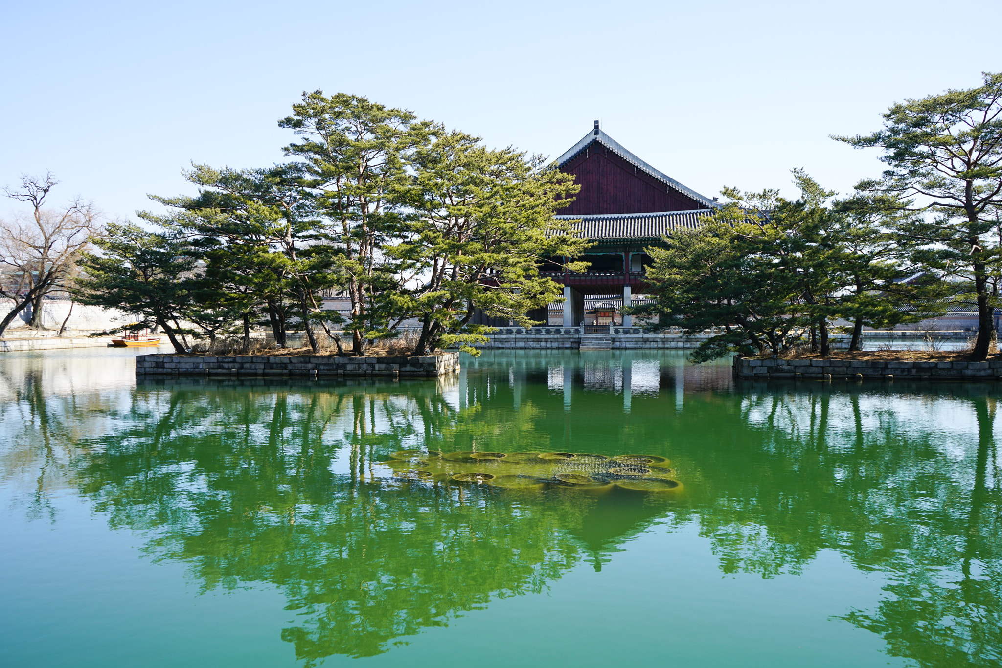 Sony a7R II sample photo. Lake in gyeongbokgung palace photography