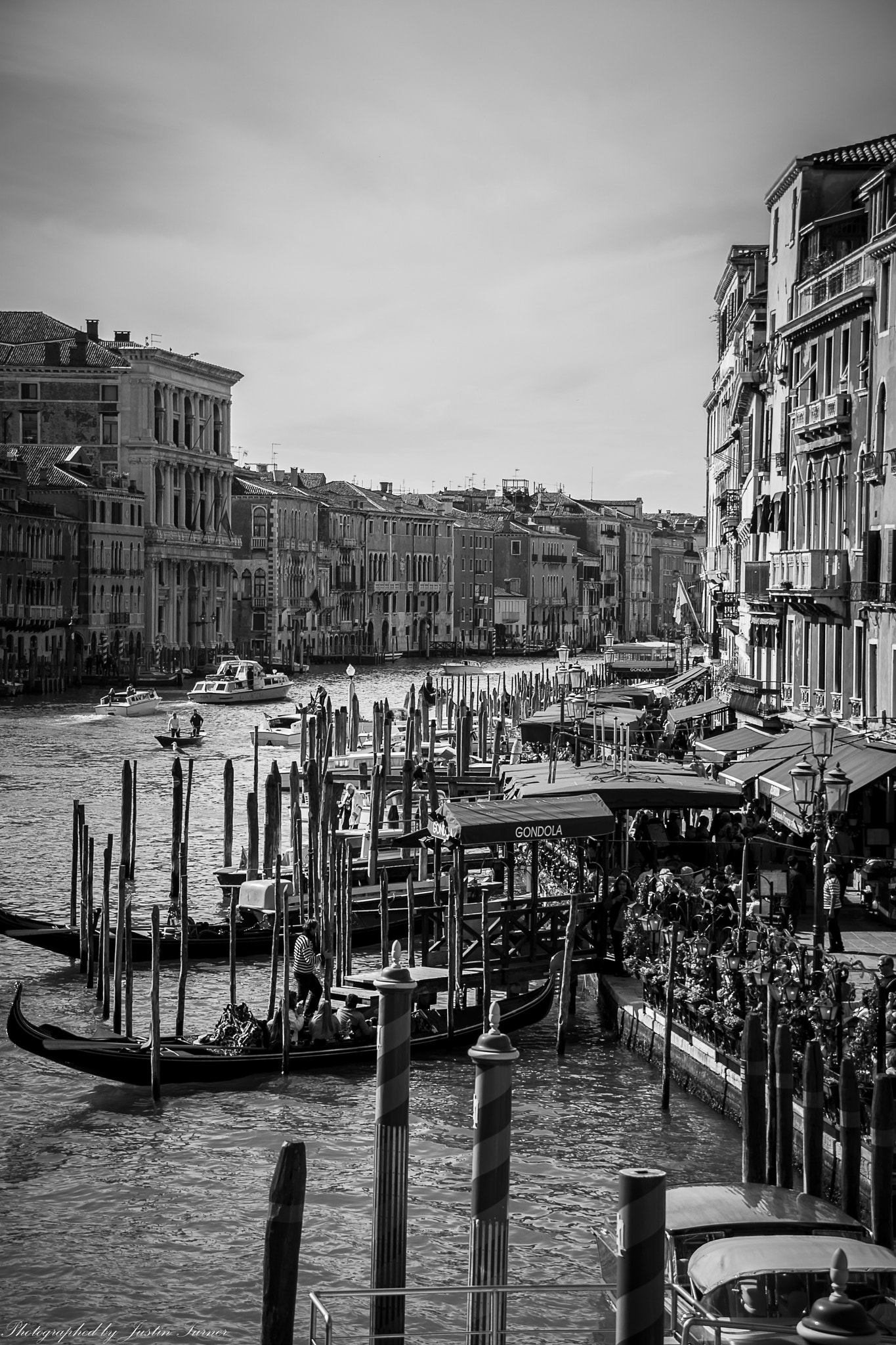 Nikon D5200 + Sigma 18-200mm F3.5-6.3 DC sample photo. Venice photography