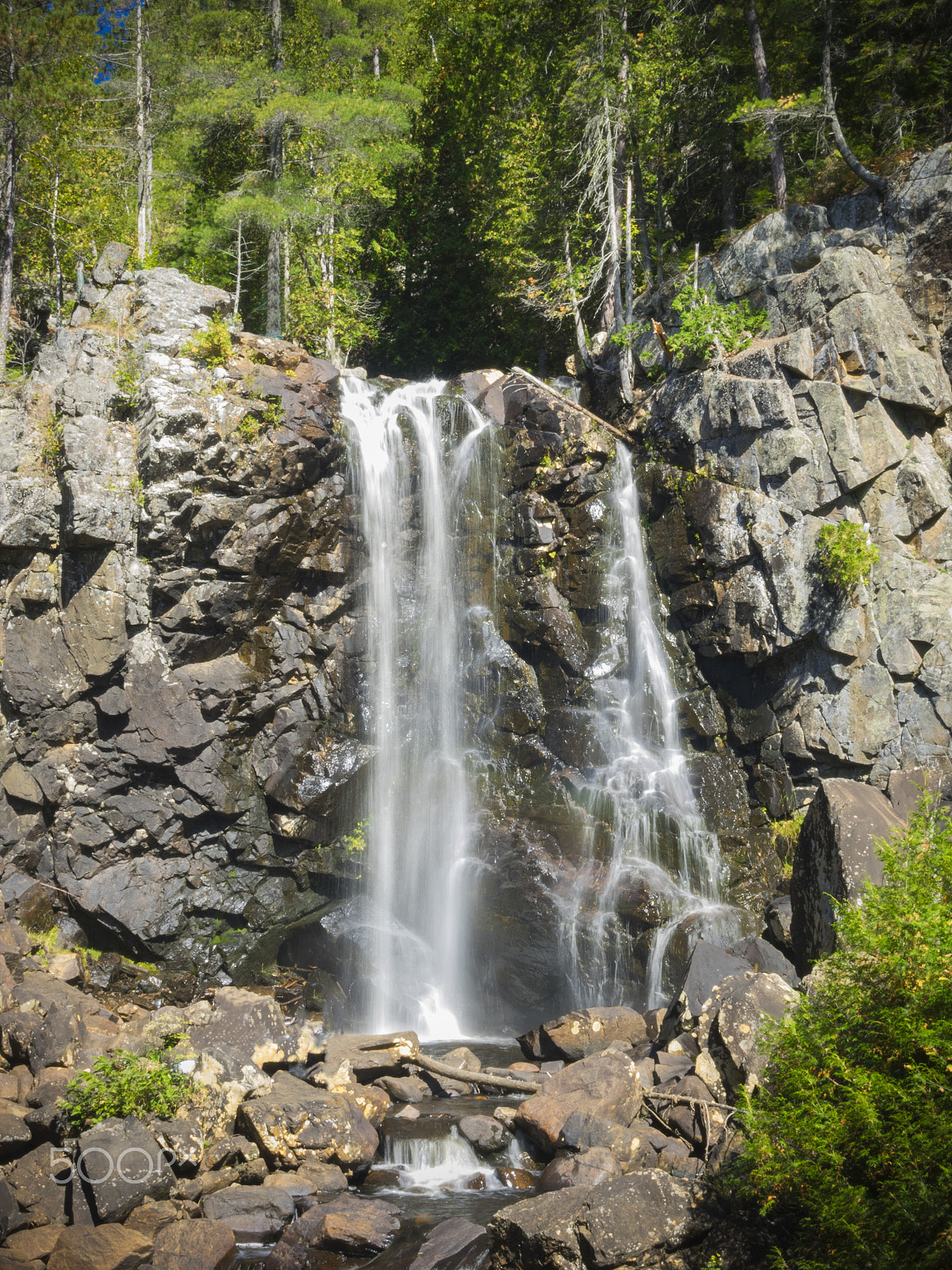 Olympus OM-D E-M1 sample photo. Waterfall in a fall landscape photography
