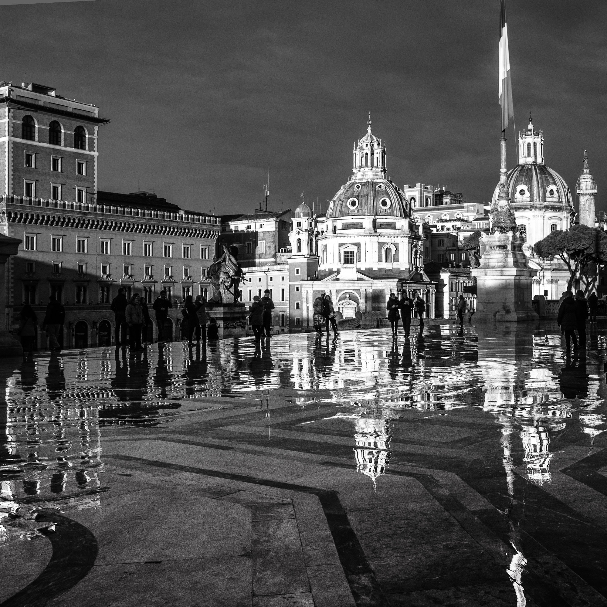 Sigma 17-70mm F2.8-4 DC Macro OS HSM sample photo. Roma photography