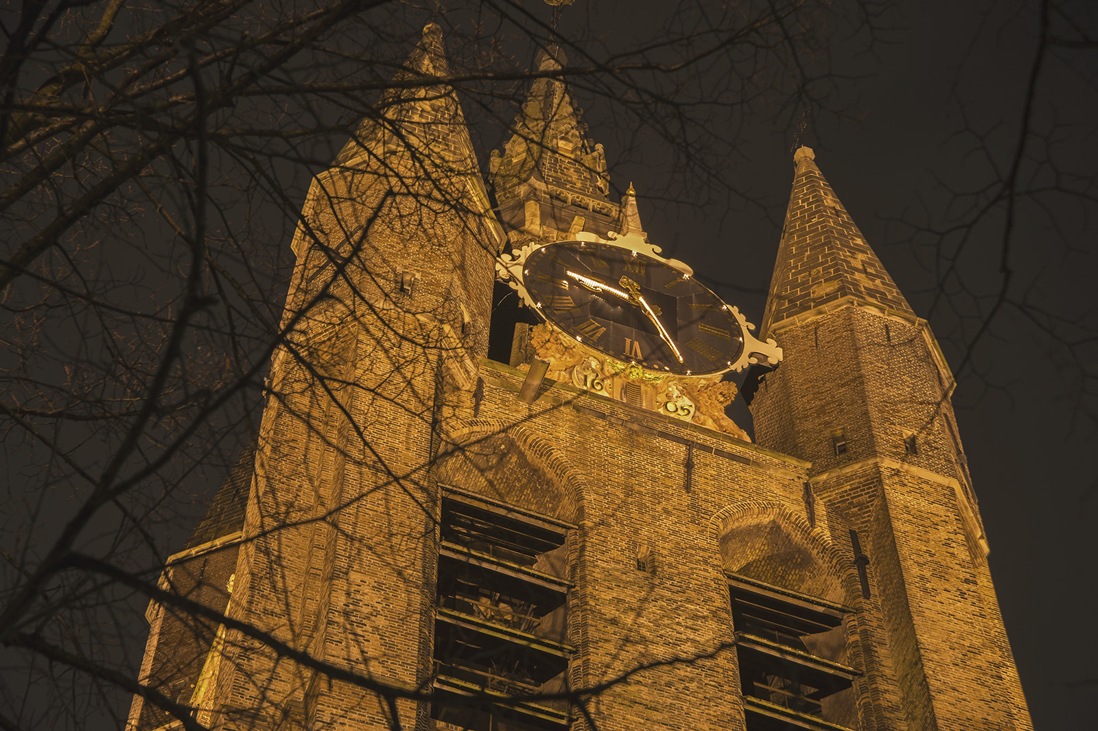 Nikon AF Nikkor 24-85mm F2.8-4D IF sample photo. The old church photography
